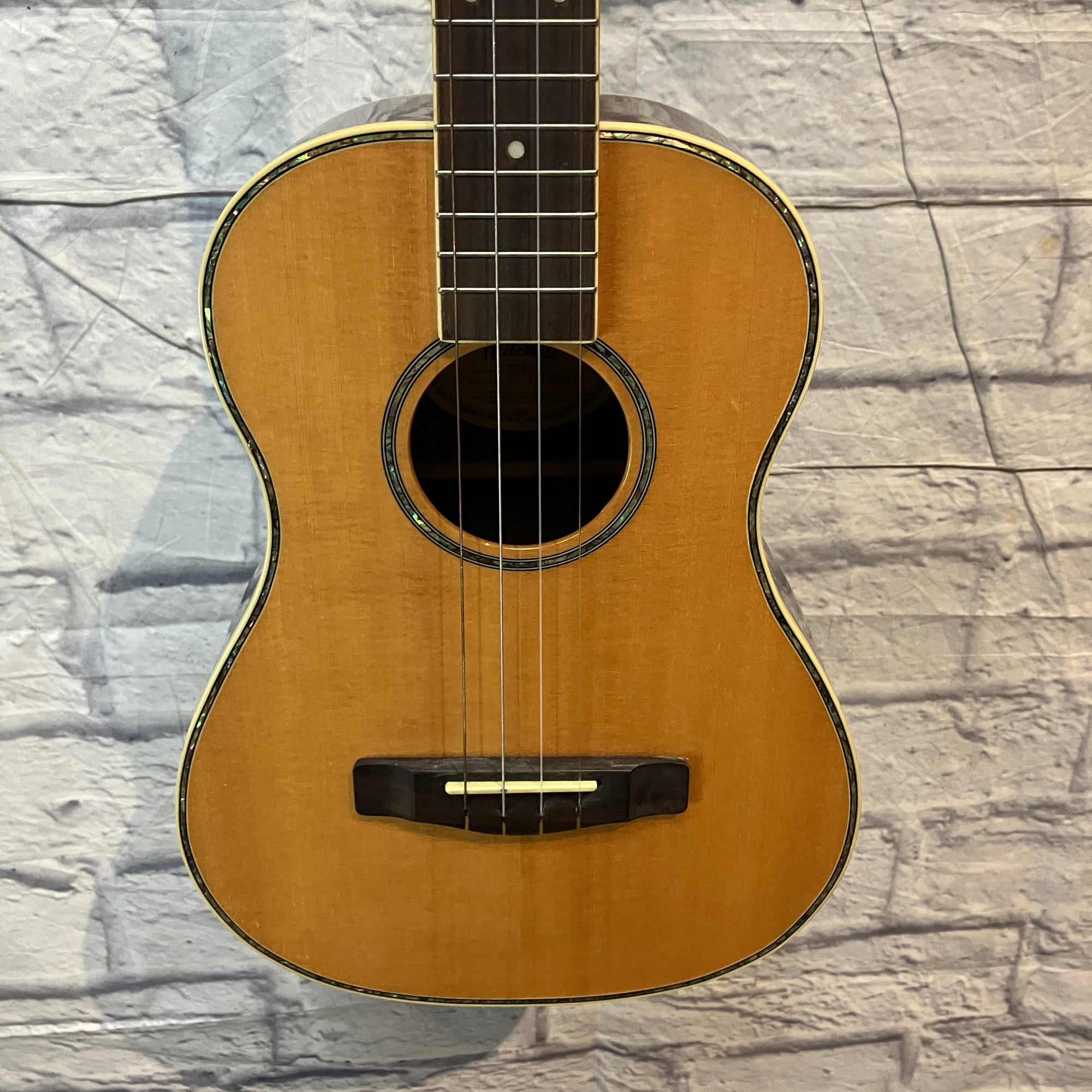 Mitchell MUB-70S Baritone Ukulele w/ case