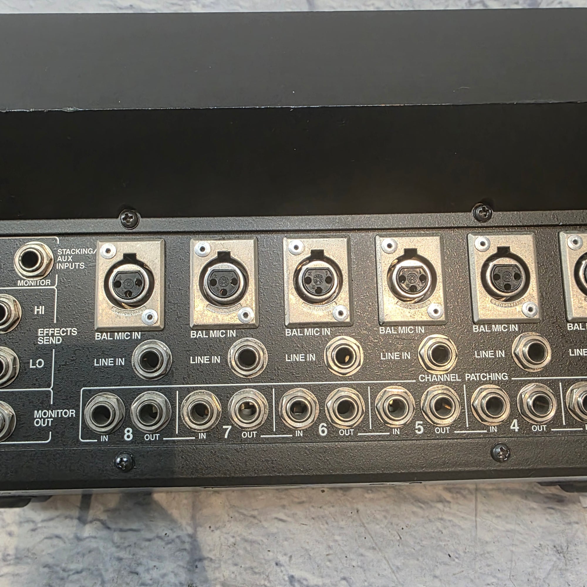 Tapco EV - 8201B  Powered Mixer