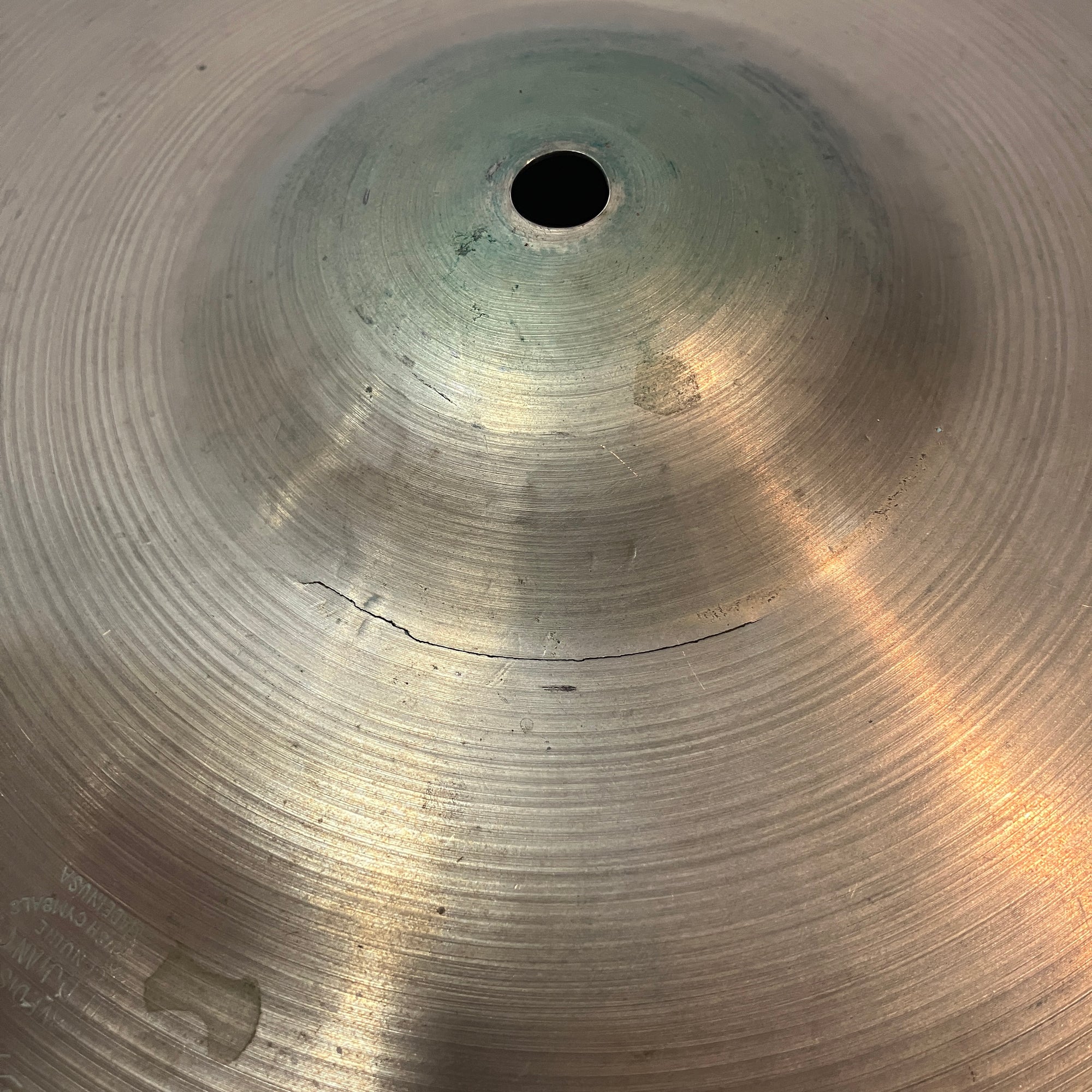 Zildjian 12 Inch Cymbal (CRACKED)