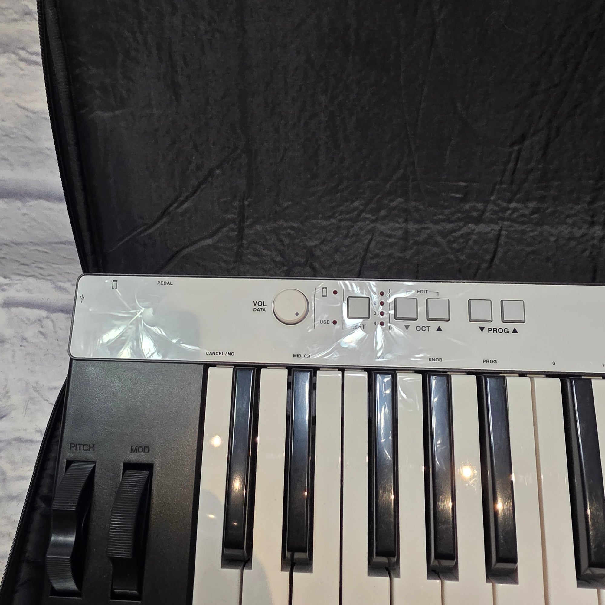 IRig KeysPro With Case Controller