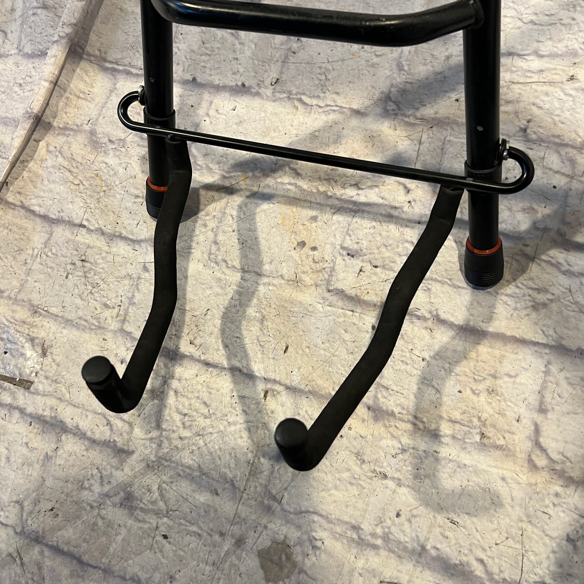 Frameworks Guitar Seat and Stand Stand