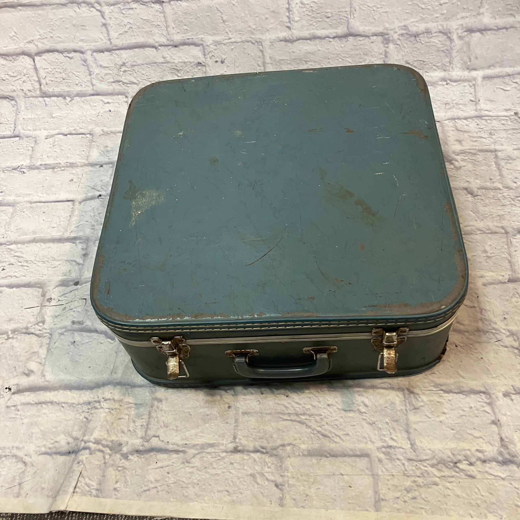 Vintage Ludwig Chrome Snare (With case and Accessories)