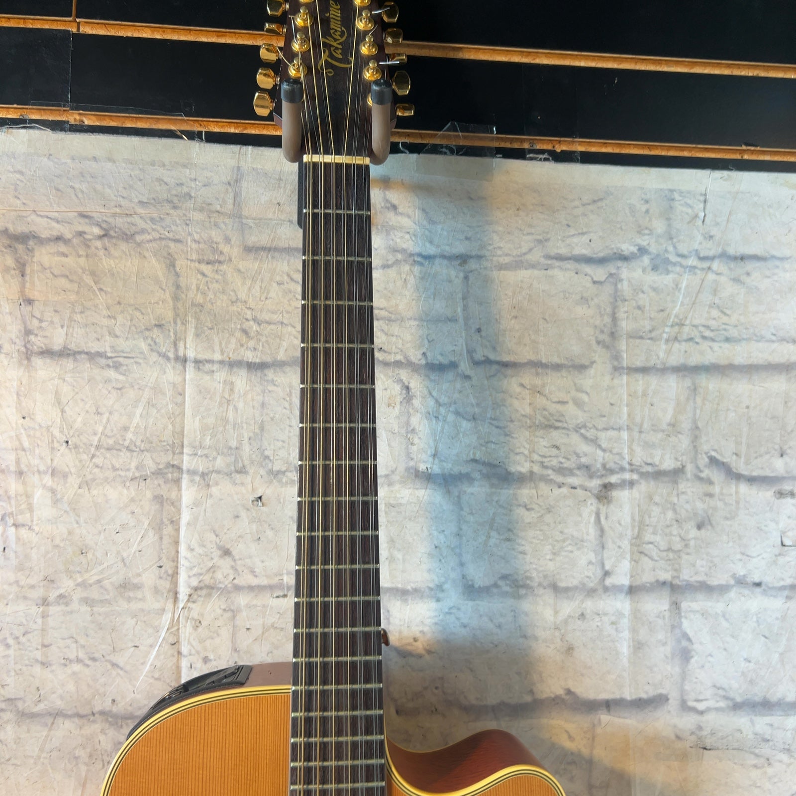 Takamine EN12C-12 12-String Acoustic Guitar with Case