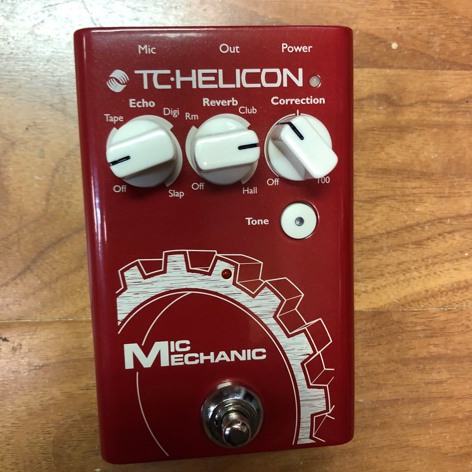 microphone effects pedal TC Helicon VoiceTone Mic Mechanic