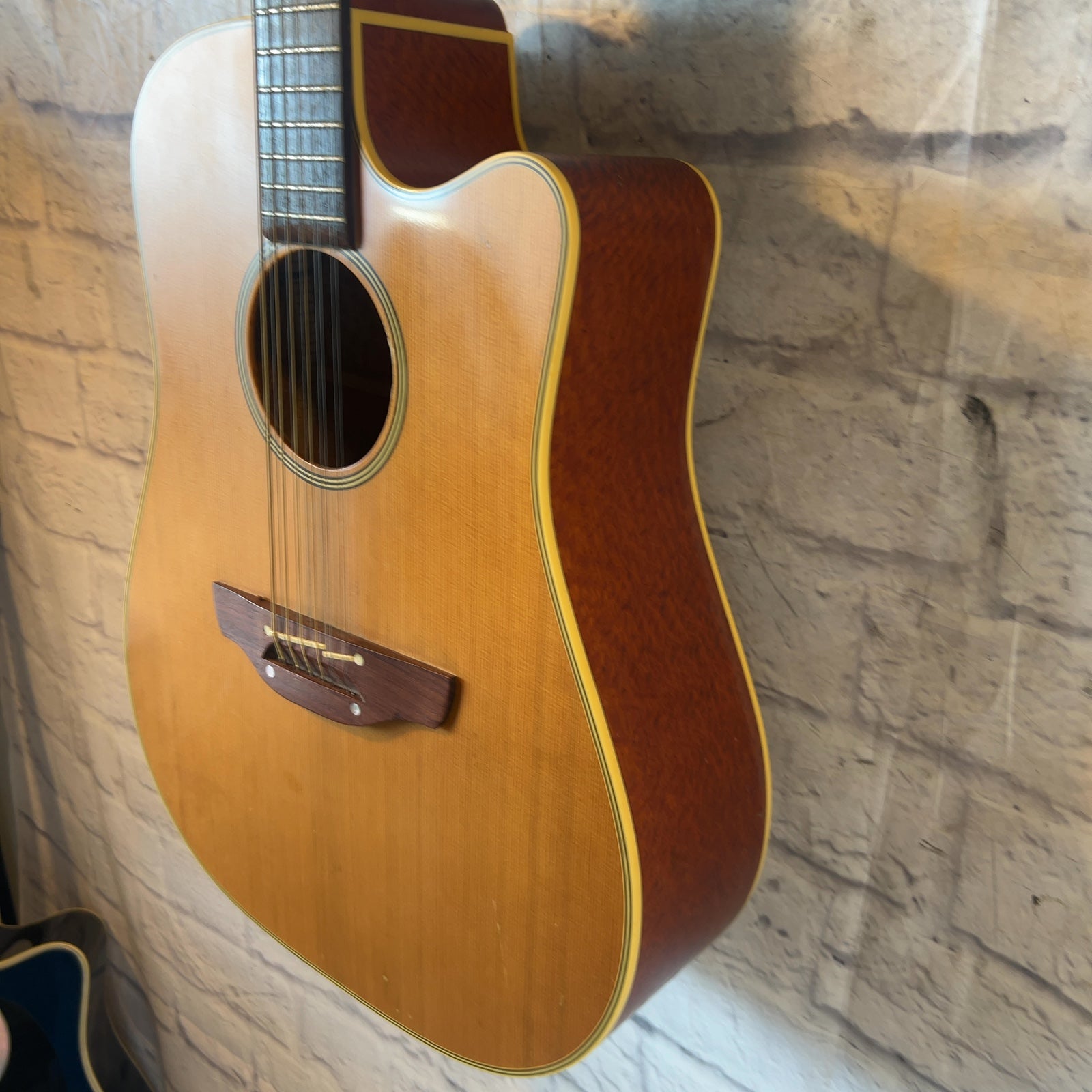 Takamine EN12C-12 12-String Acoustic Guitar with Case