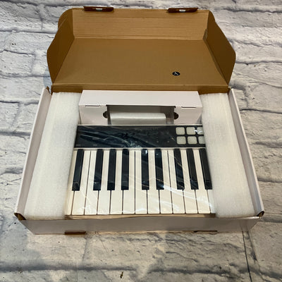 IK Multimedia  iRig Keys 25 Controller