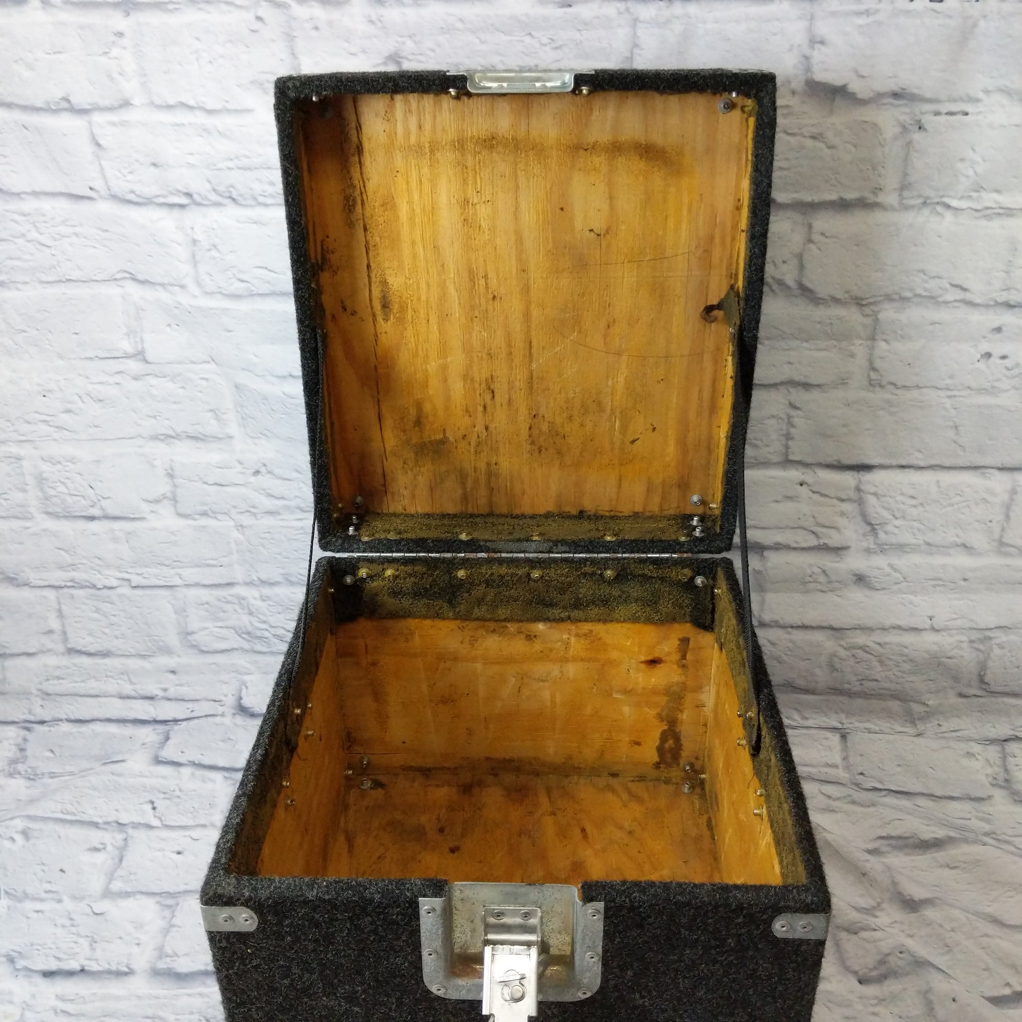 No Name Carpeted Road Case