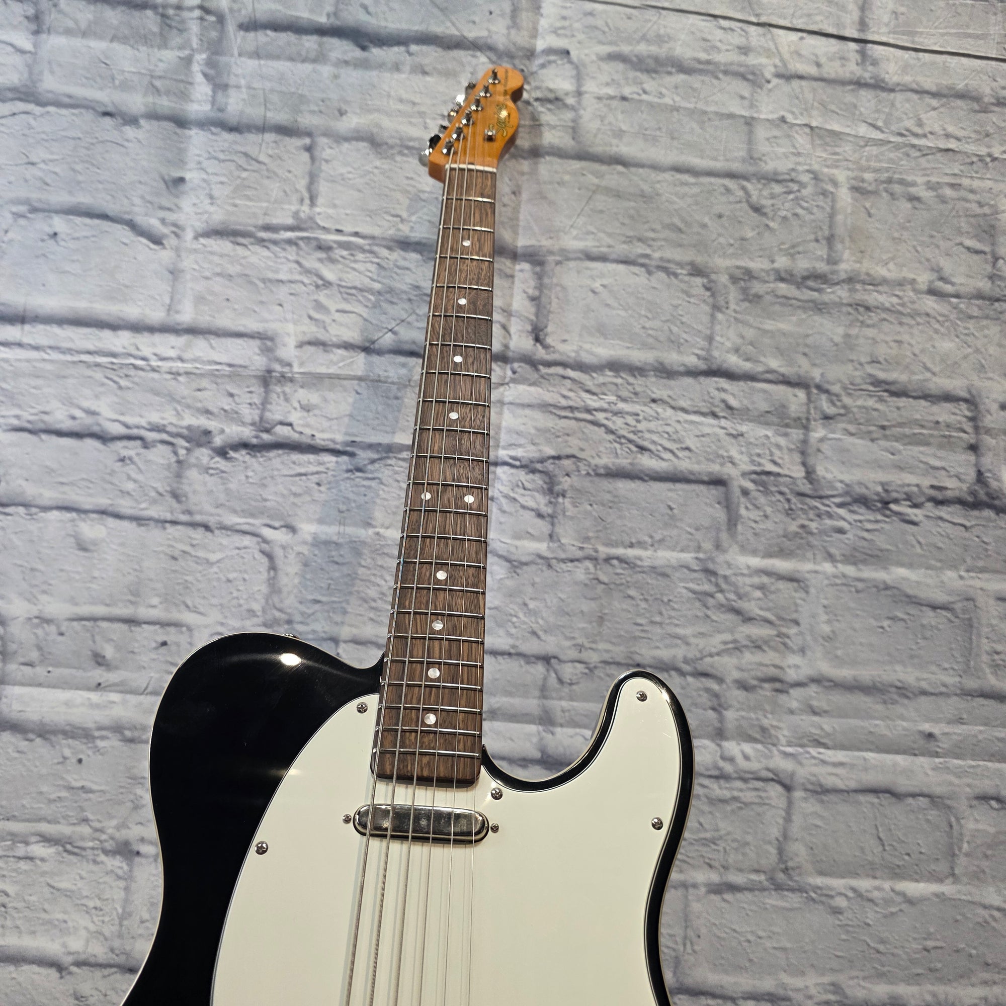 Fender 2024 Squier Classic Vibe Baritone  Electric Guitar