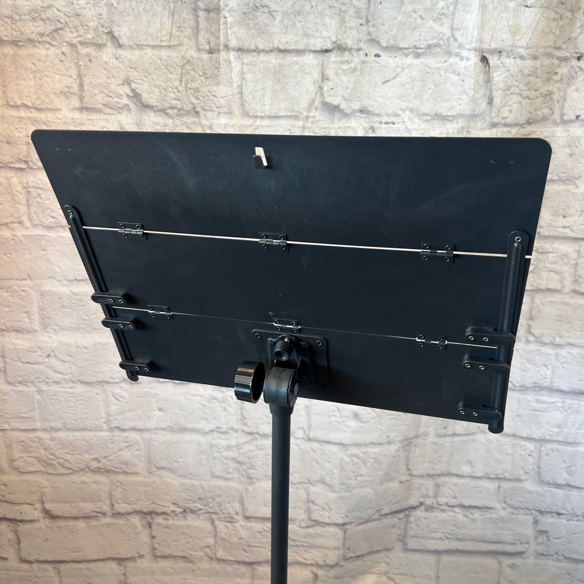 Cahaya Foldable Conductor Music Stand with Bag Sheet