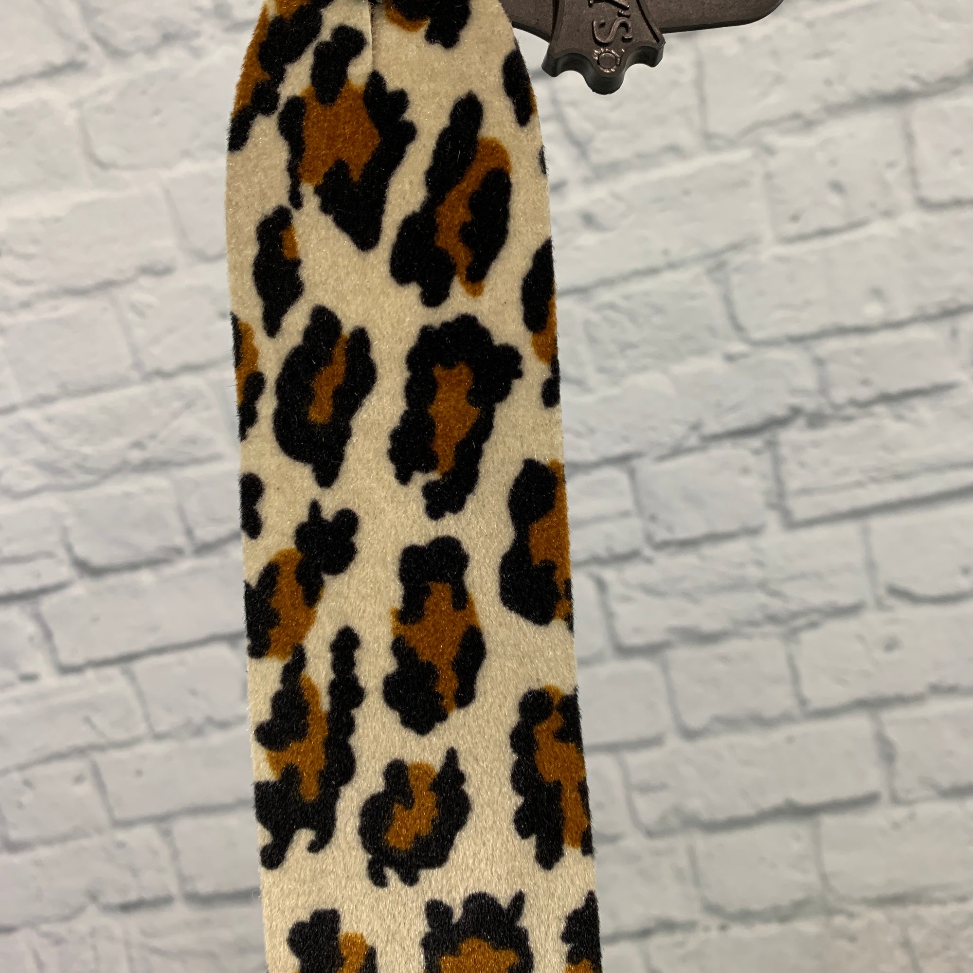 2.5" Levy's Leopard Print Velvet Guitar Strap
