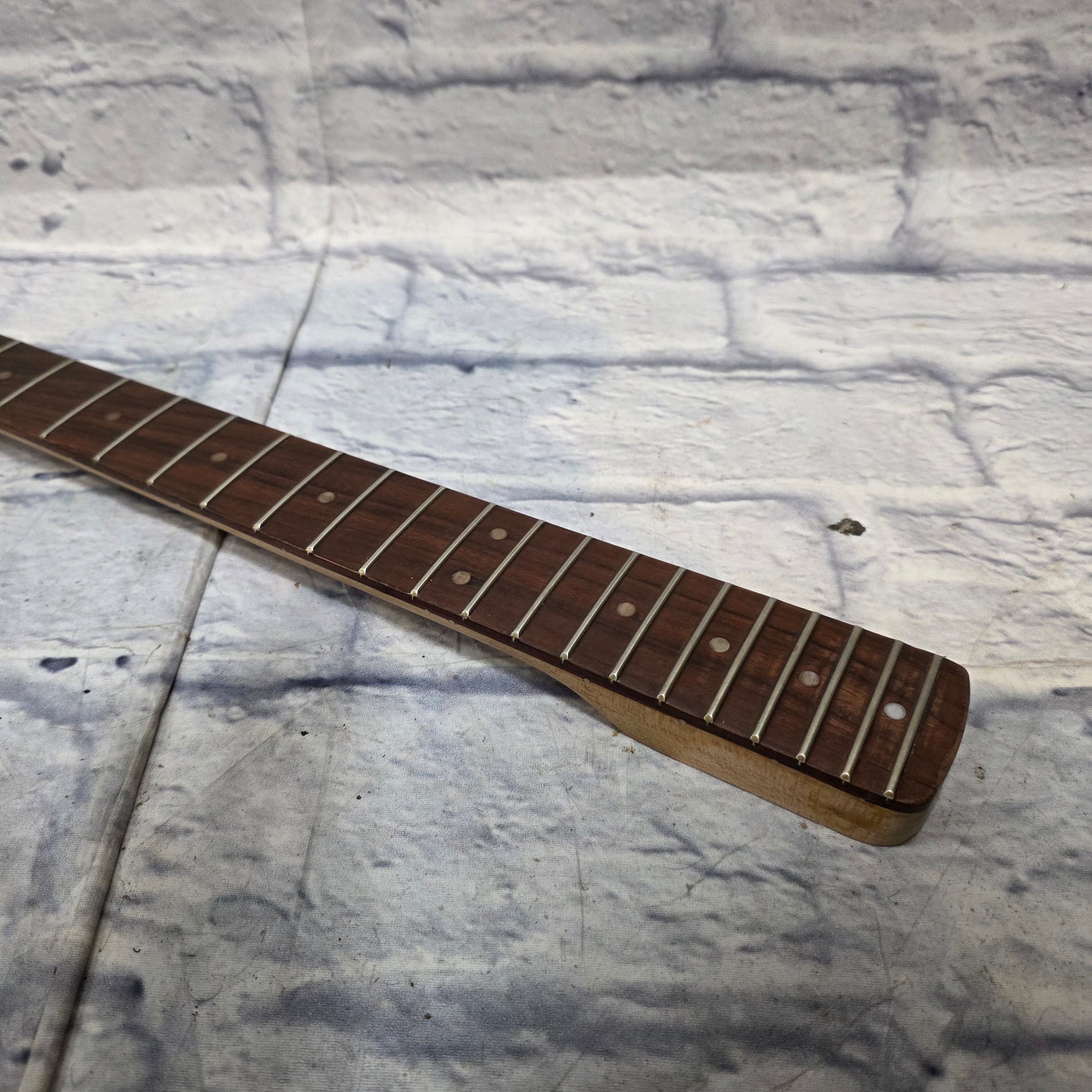 Unknown Strat Style Neck