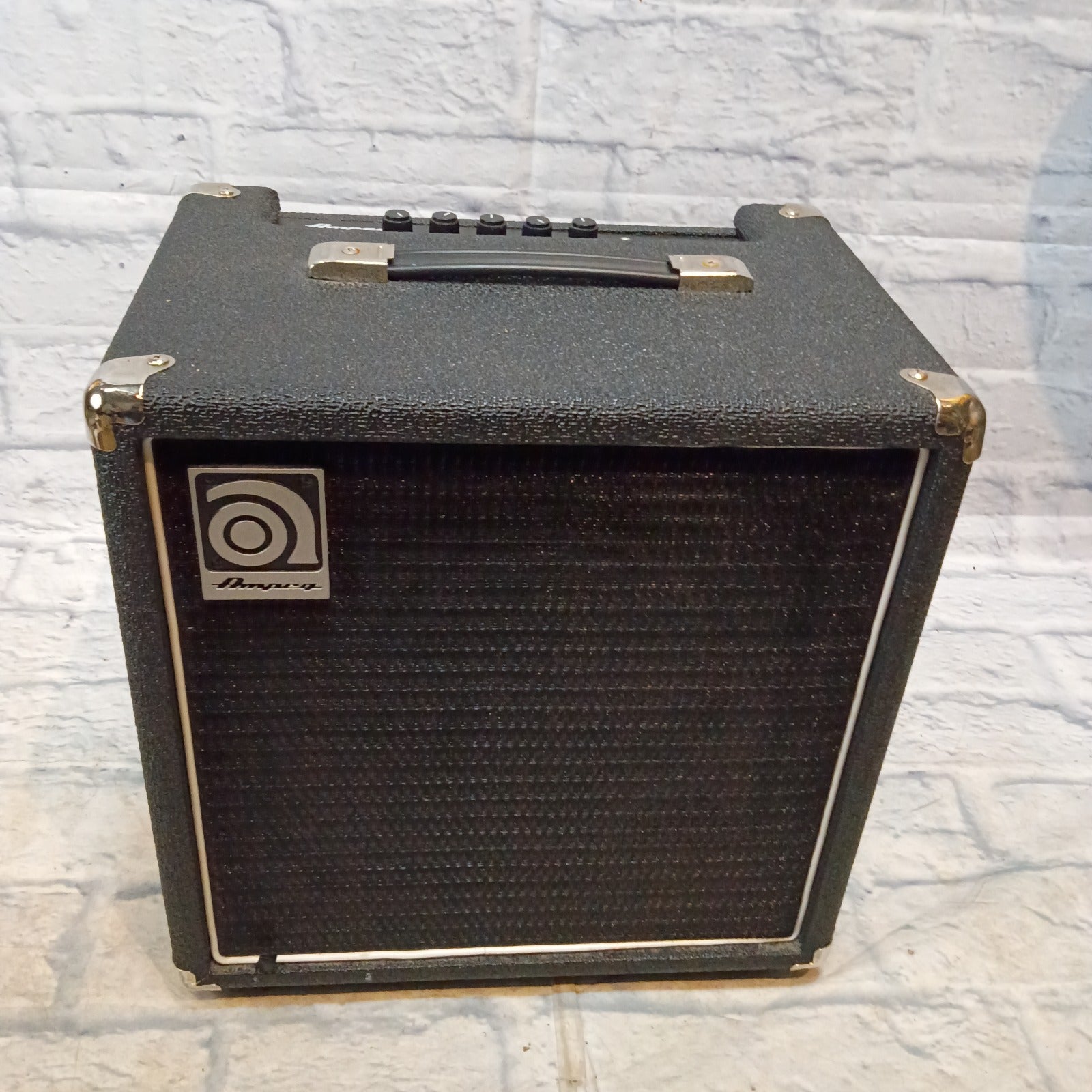 Ampeg BA-108 Bass Guitar Combo Amp
