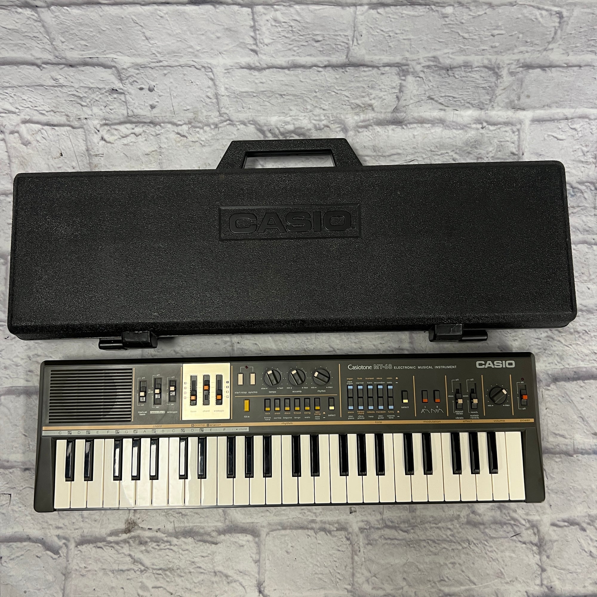 Casio Casiotone Vintage MT-68 with Case and Power Supply 1980s