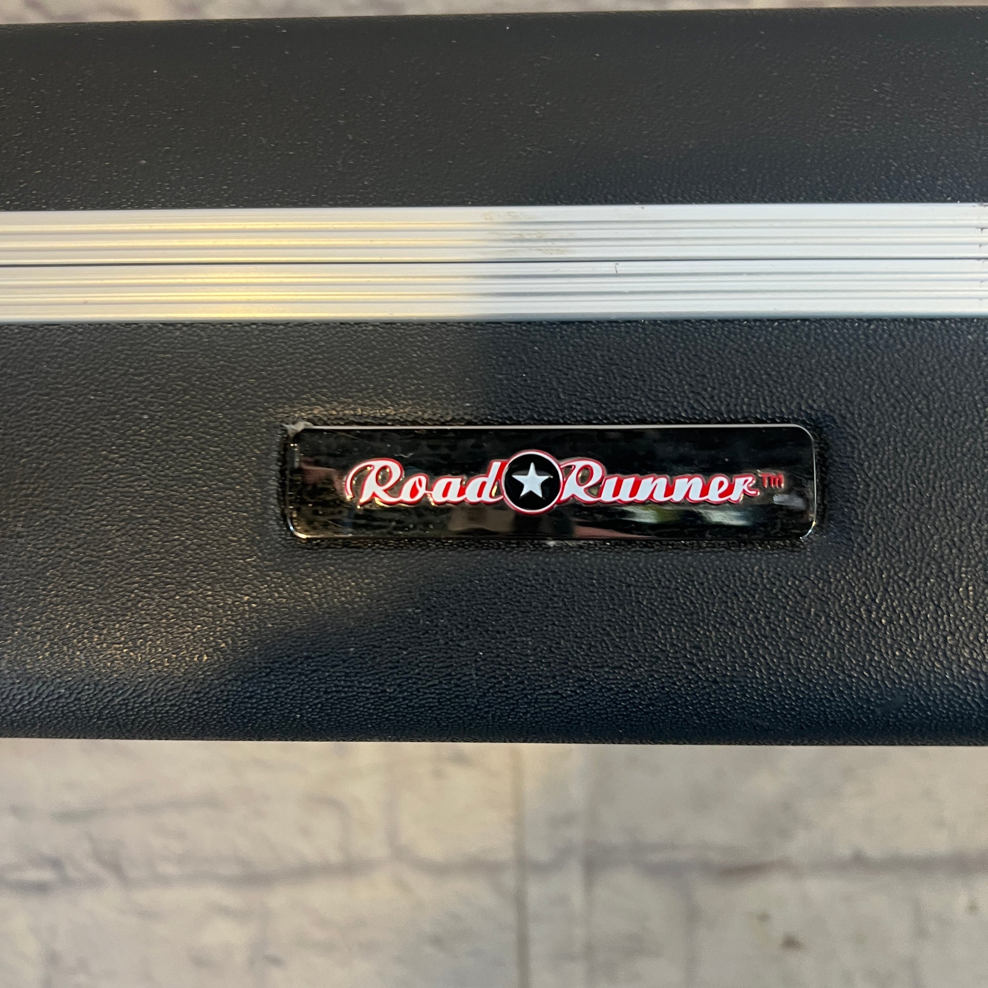 Road Runner Bass Hard Shell Case