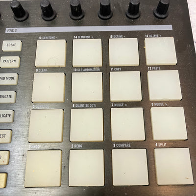 Native Instruments Maschine  Controller