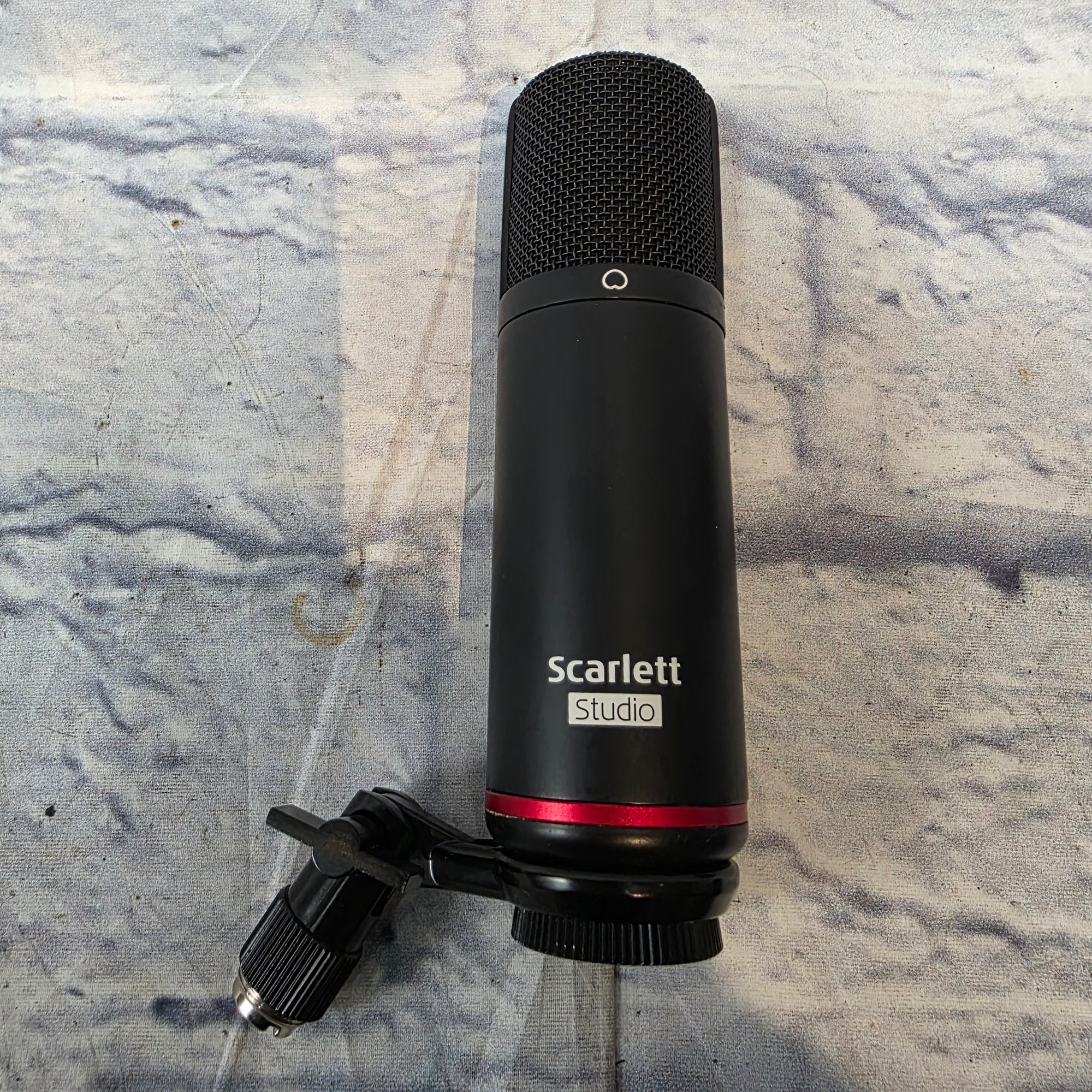 Focusrite Scarlett CM25 Condenser With Windscreen, Case, and Clip Microphone
