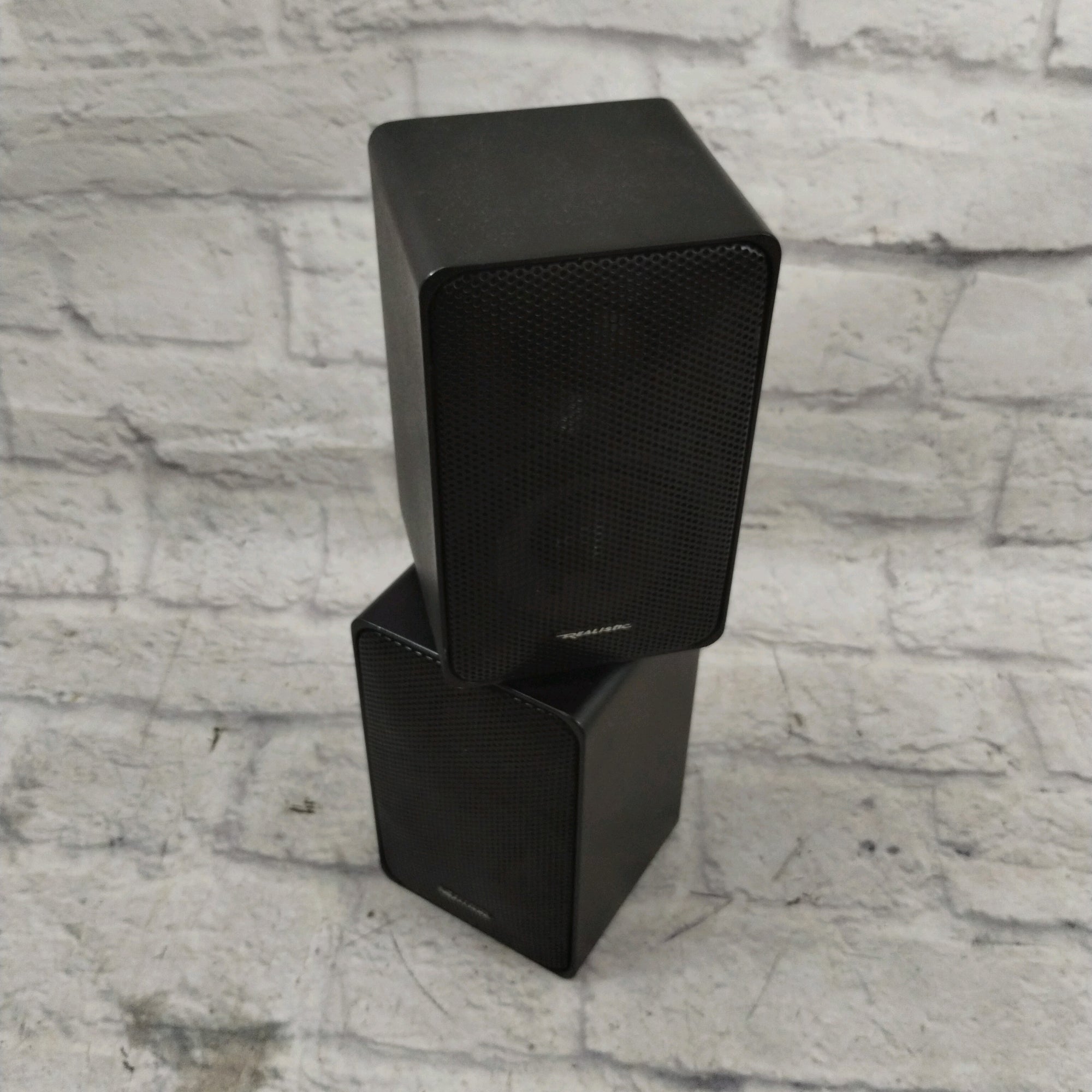 Realistic Minimus 7 Speakers Pair