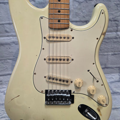 Fender  Traditional Stratocaster (1996-1998) Hybrid Electric Guitar