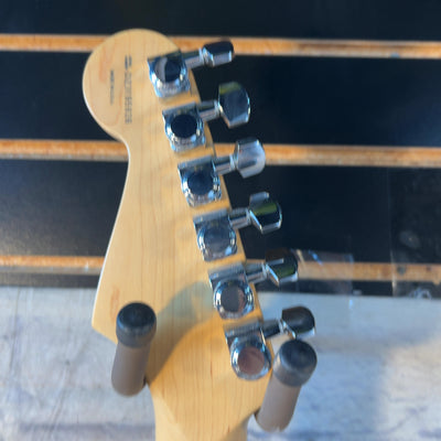 Fender 2004 American De;luxe Stratocaster Silver with Case Electric Guitar