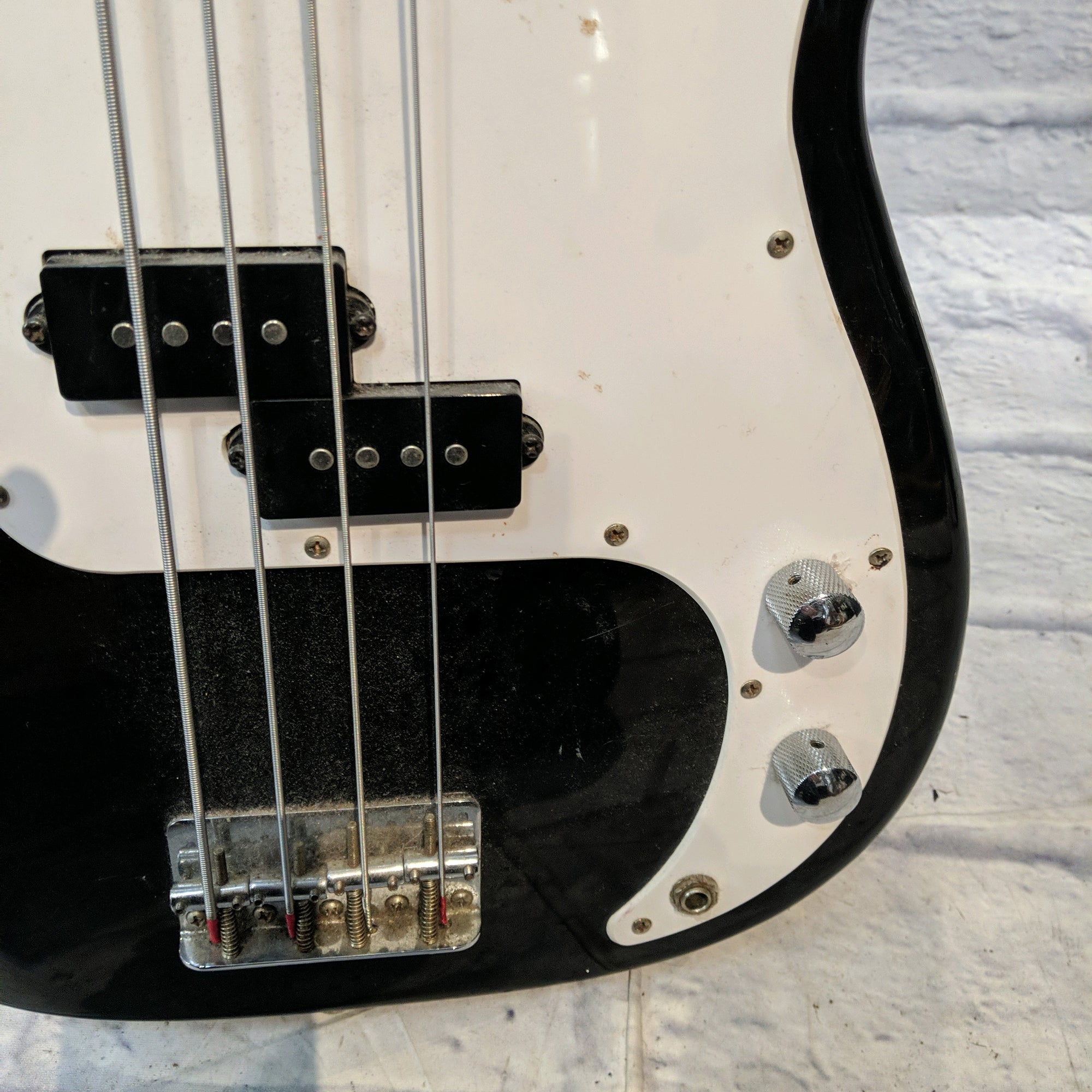 Rogue P-Bass AS IS (pickup issue) 4 String Bass Guitar