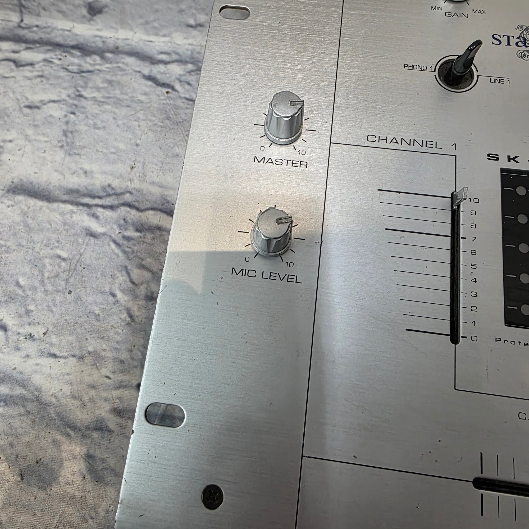Stanton SK-Five DJ Mixer