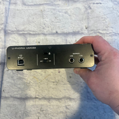 Behringer UMC22 USB Recording Interface