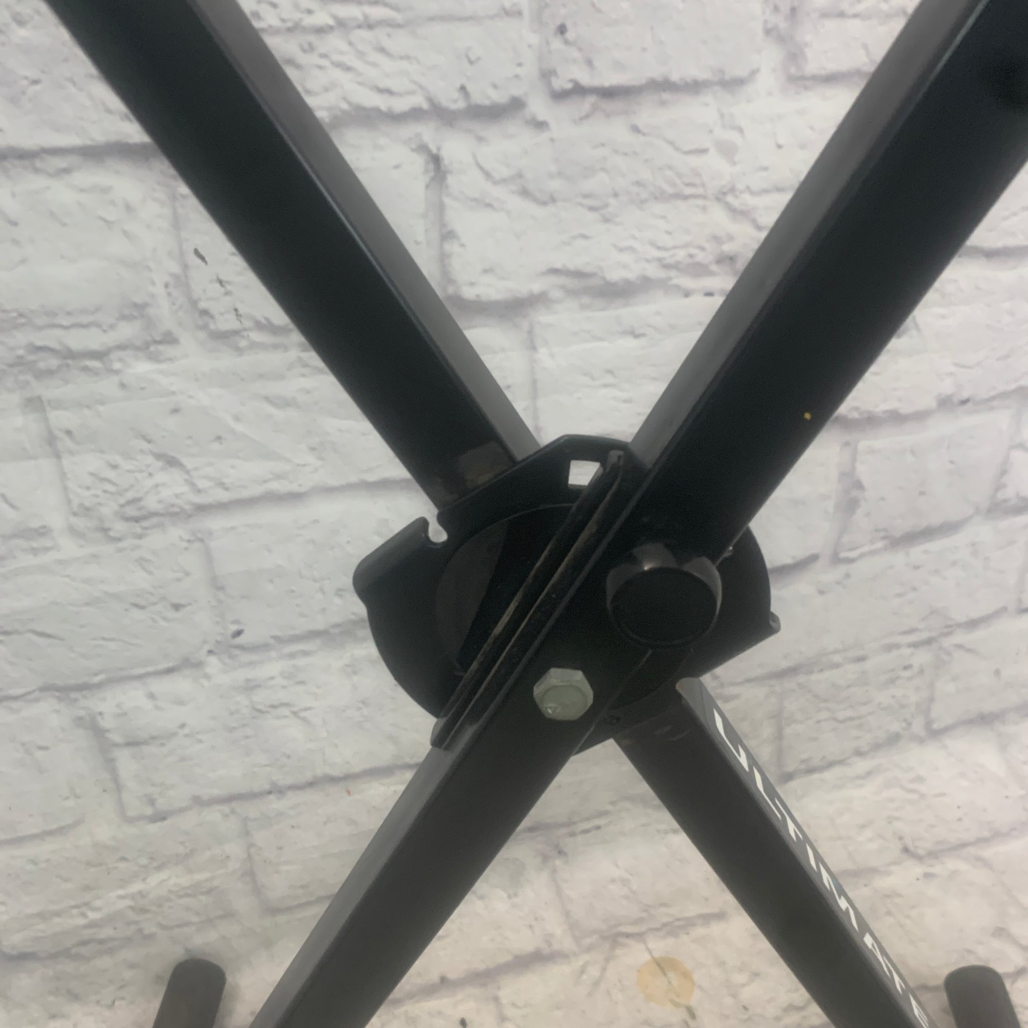 Unknown Ultimate Keyboard Stand