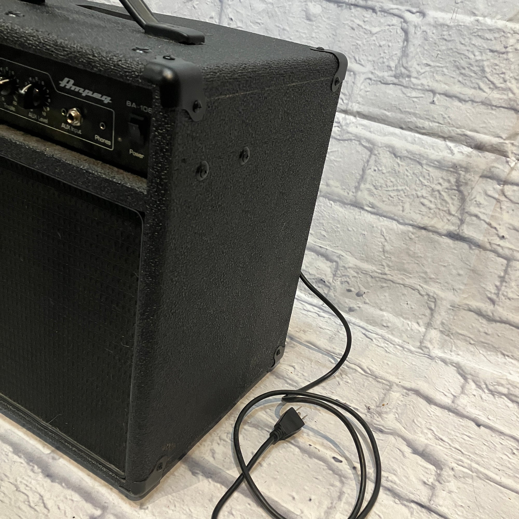 Ampeg Ba-108 Bass Guitar Combo Amp