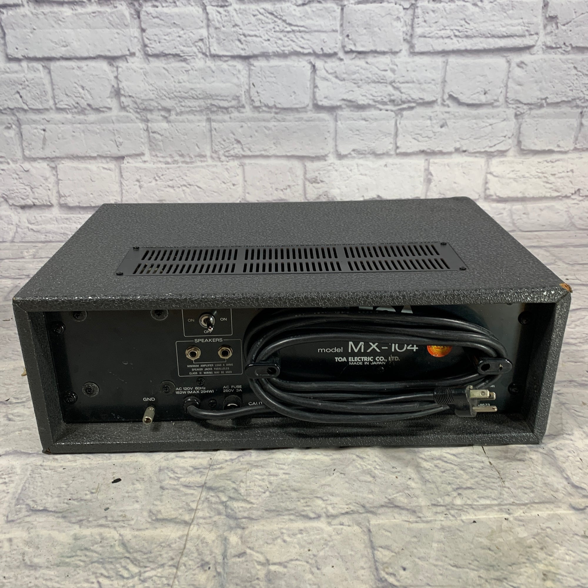 Toa MX-104 Powered Mixer