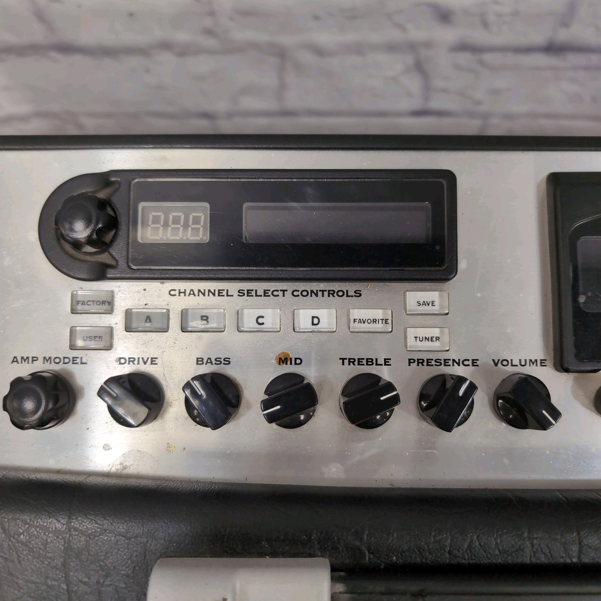 Line 6 Vetta 2x12 Modeling Guitar Combo Amp