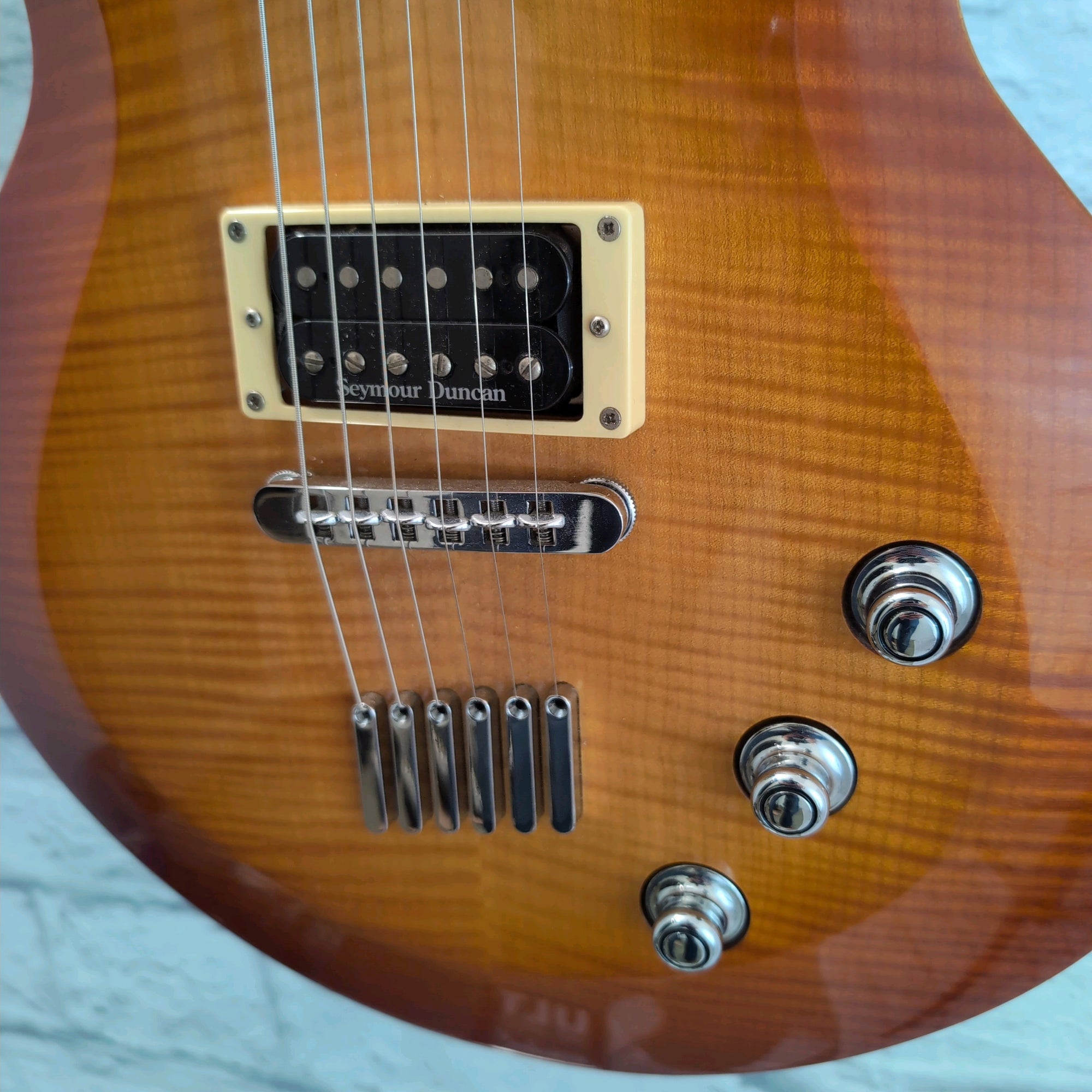 Yamaha AES620 Single Cut Burst - Evolution Music
