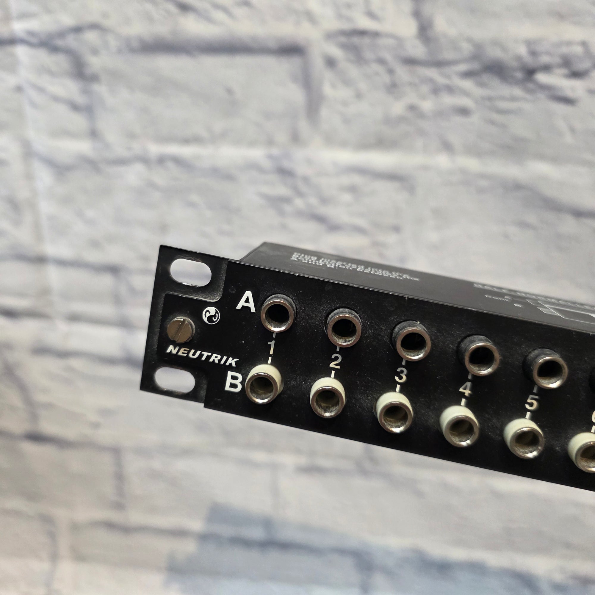 Patchbay Rack Neutrik NYS-SPP-L Rack Patchbay - Evolution Music