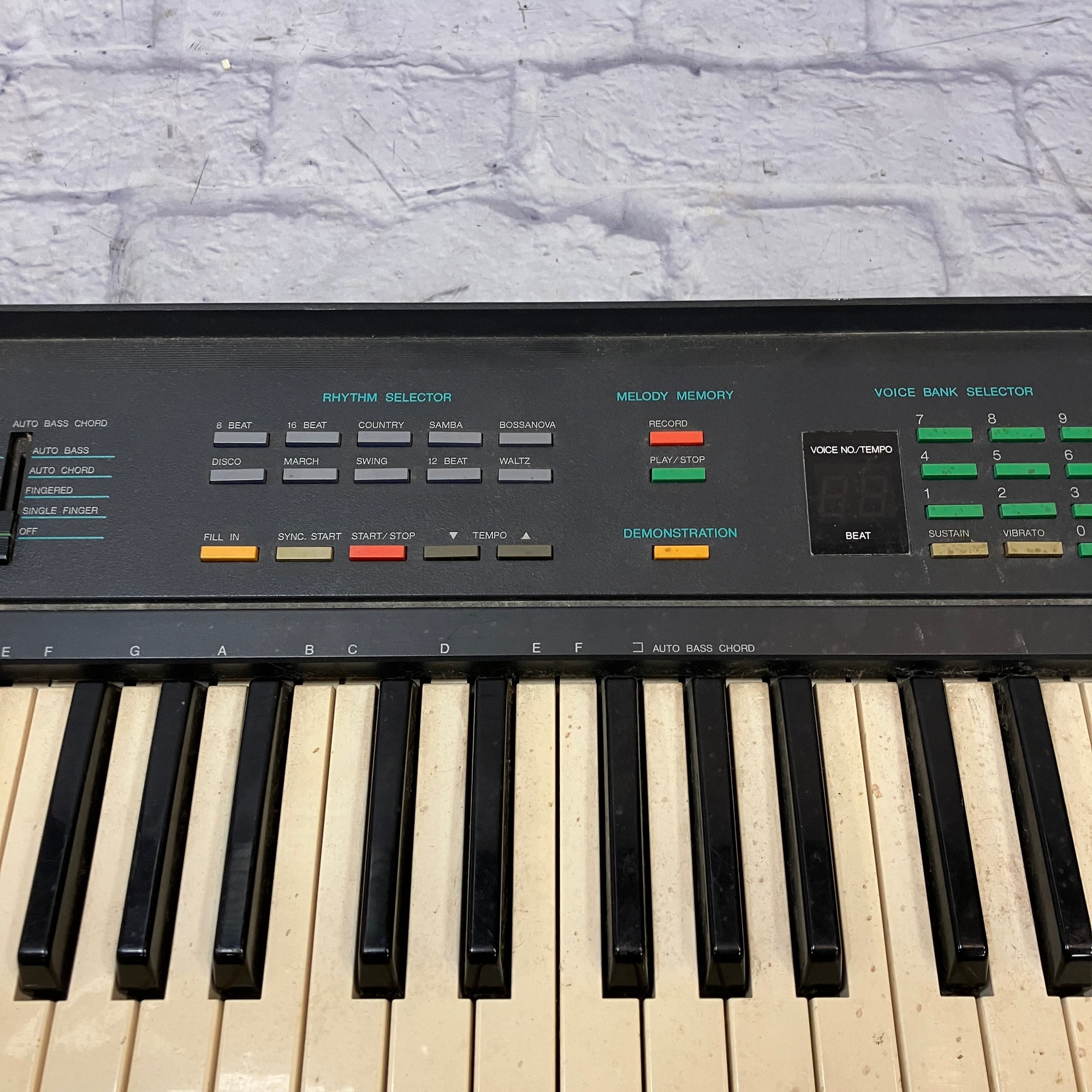 Yamaha PSR-6 Digital Synthesizer Keyboard