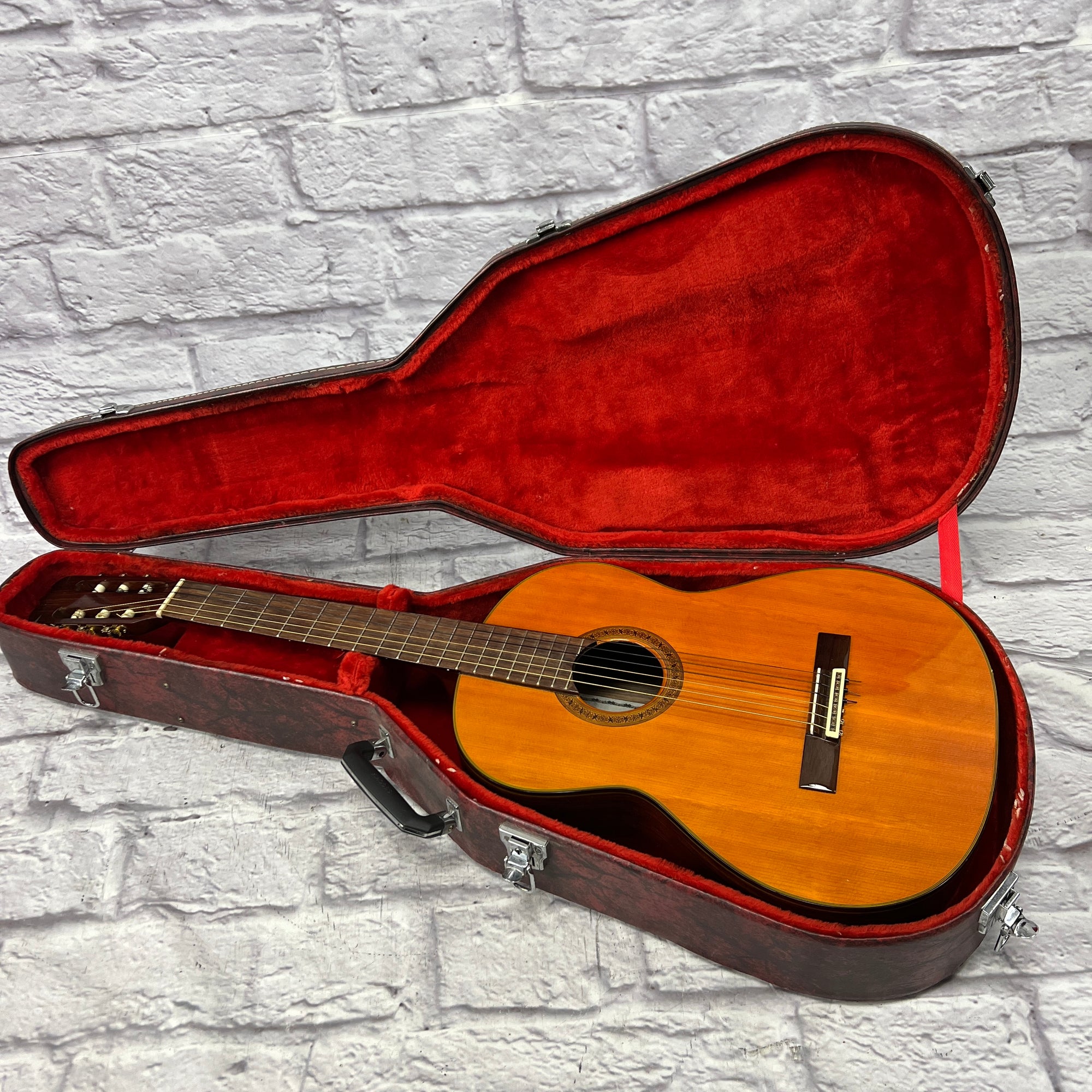 Segovia Cedar Classical Acoustic Guitar - Evolution Music Segovia Cedar Classical Acoustic Guitar - Evolution Music