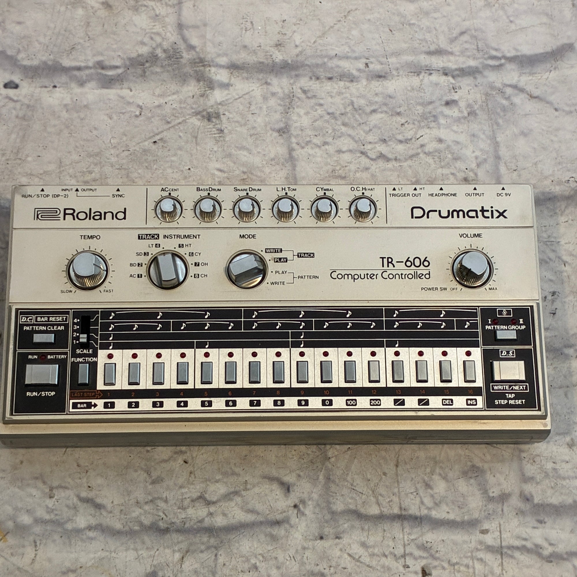 Roland Vintage 1980s TR-606 Drumatix Analog Drum Machine