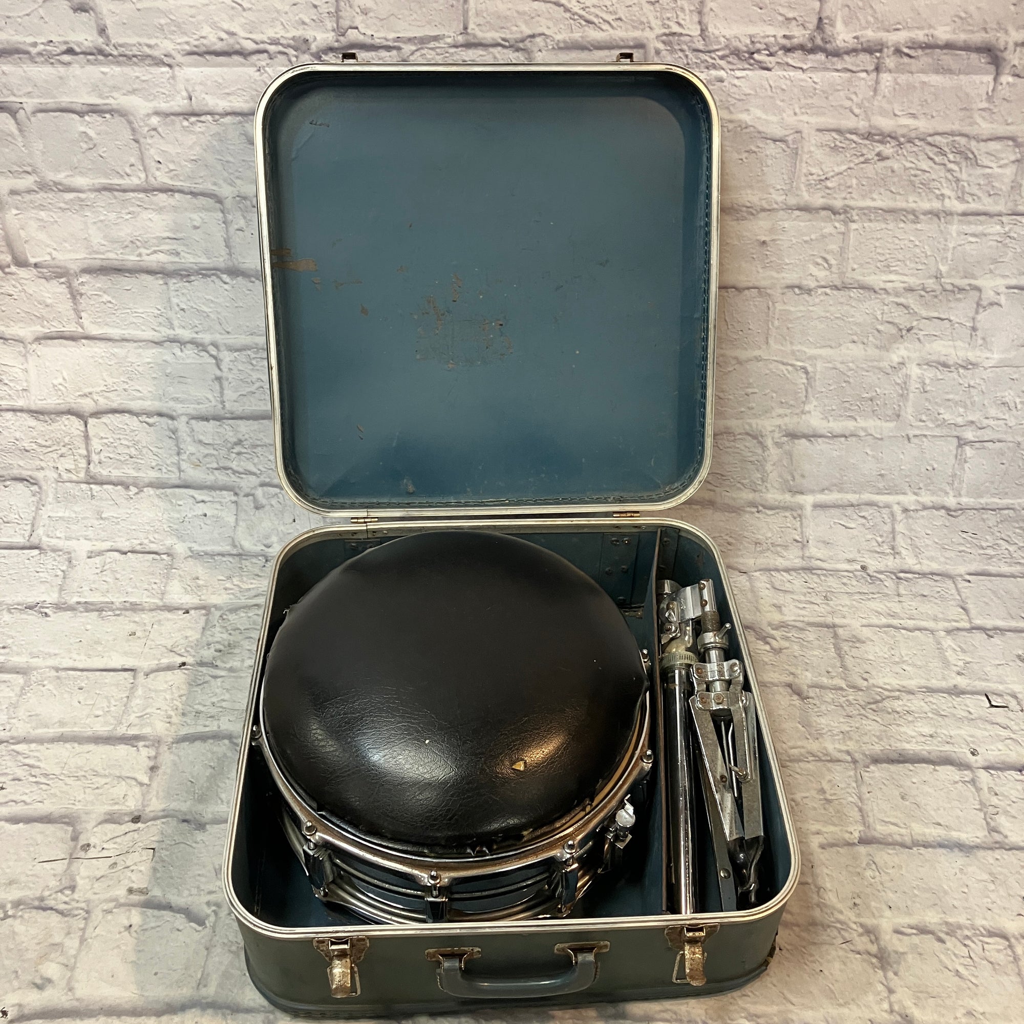 Vintage Ludwig Chrome Snare (With case and Accessories)
