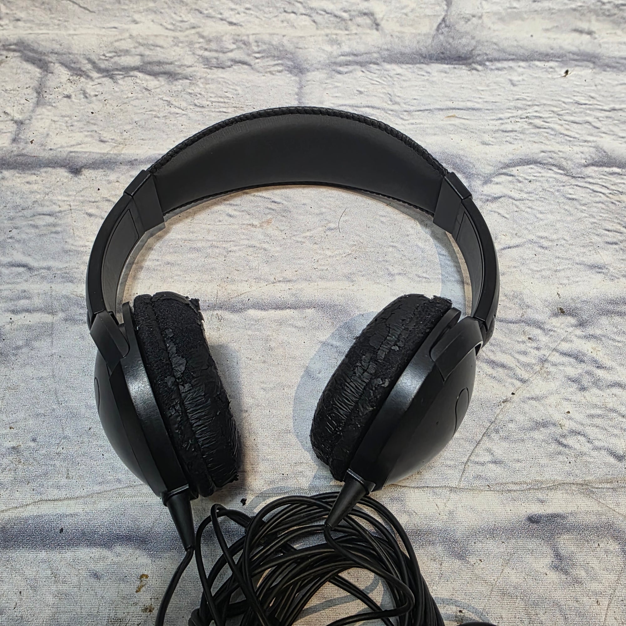 Unknown Headphones