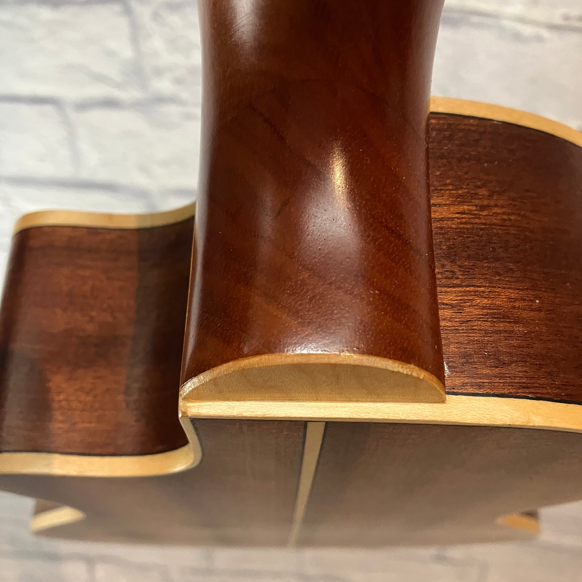 Lanikai LM-TCA Tenor Ukulele w/ bag