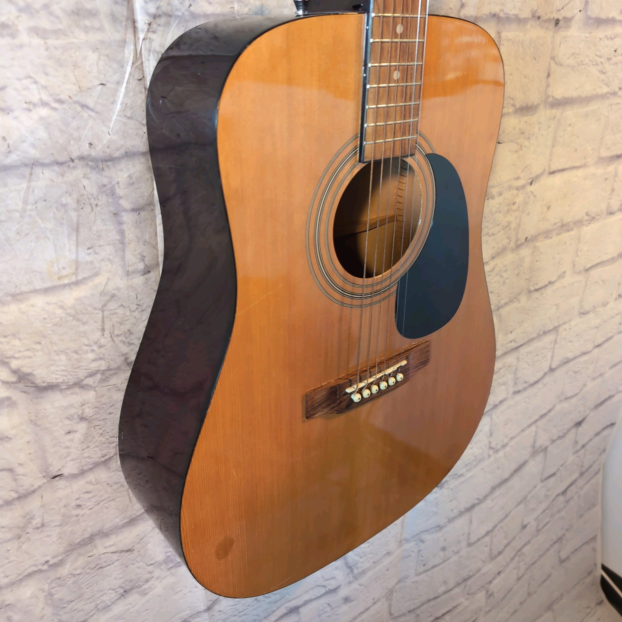 Squier SA-100 Dreadnaught Acoustic Guitar