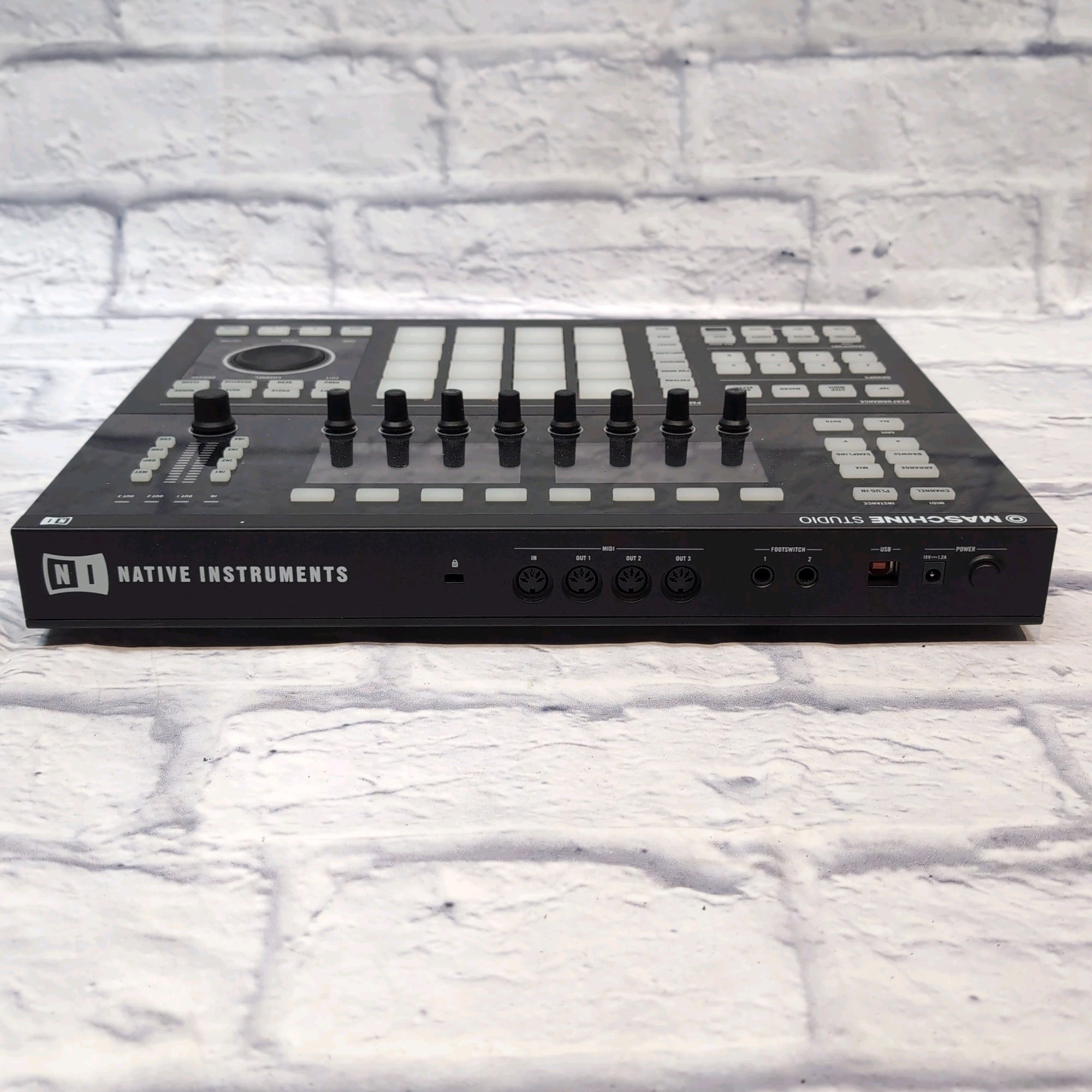 Native Instruments Maschine Studio Black Controller