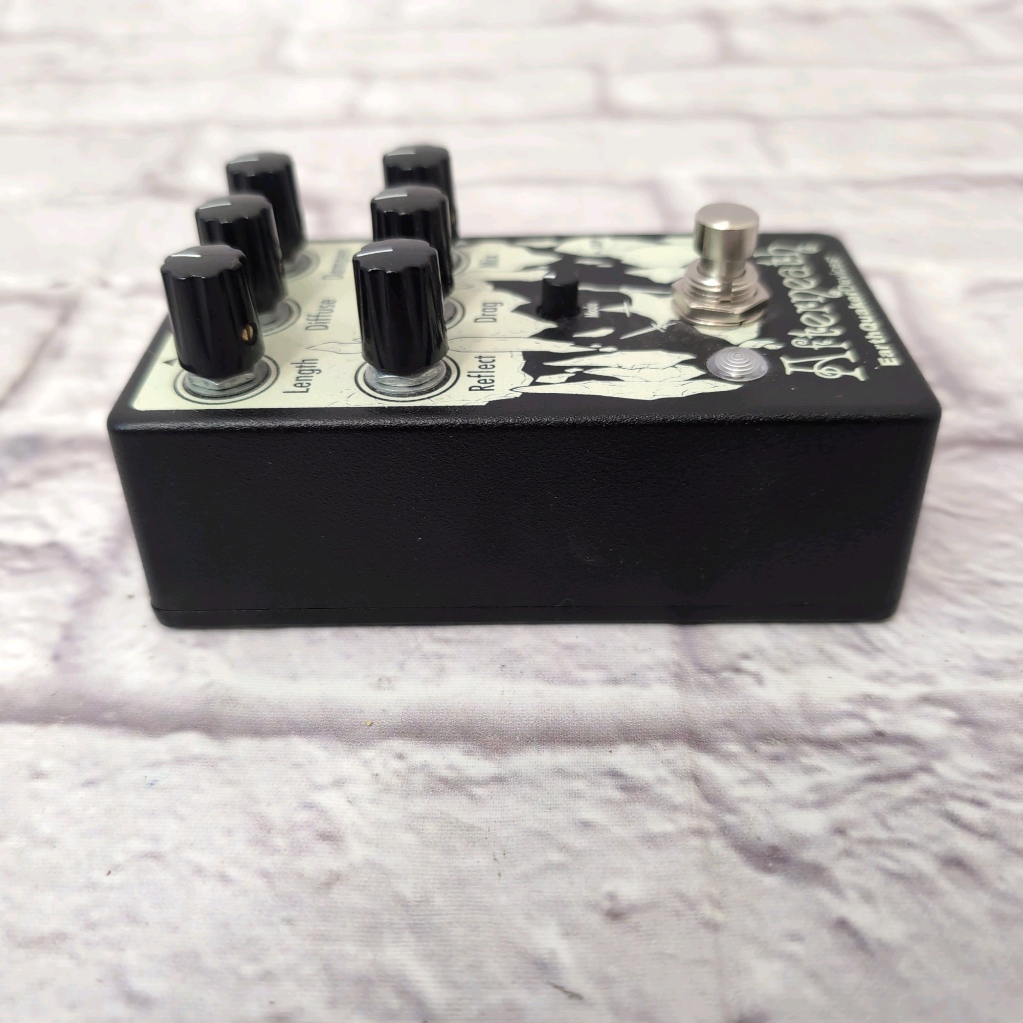 EarthQuaker Devices Afterneath Otherworldly Reverberation Machine