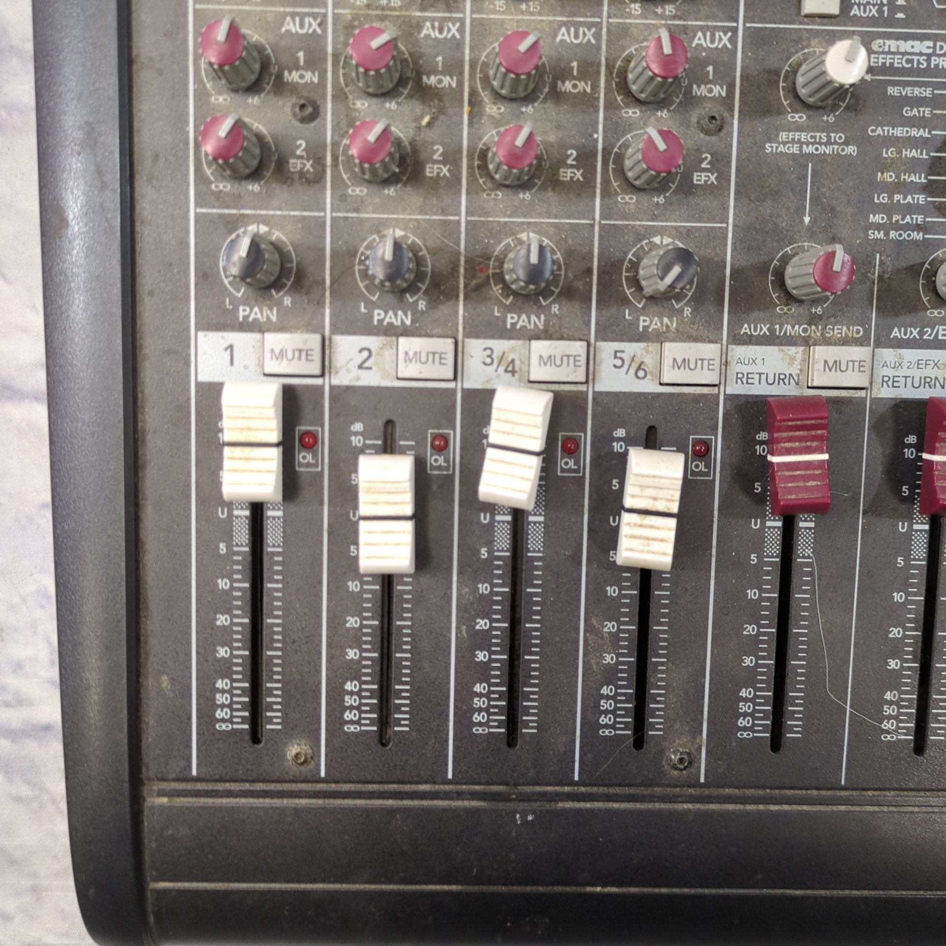 Mackie DFX6 6 Channel Mixer with Effects