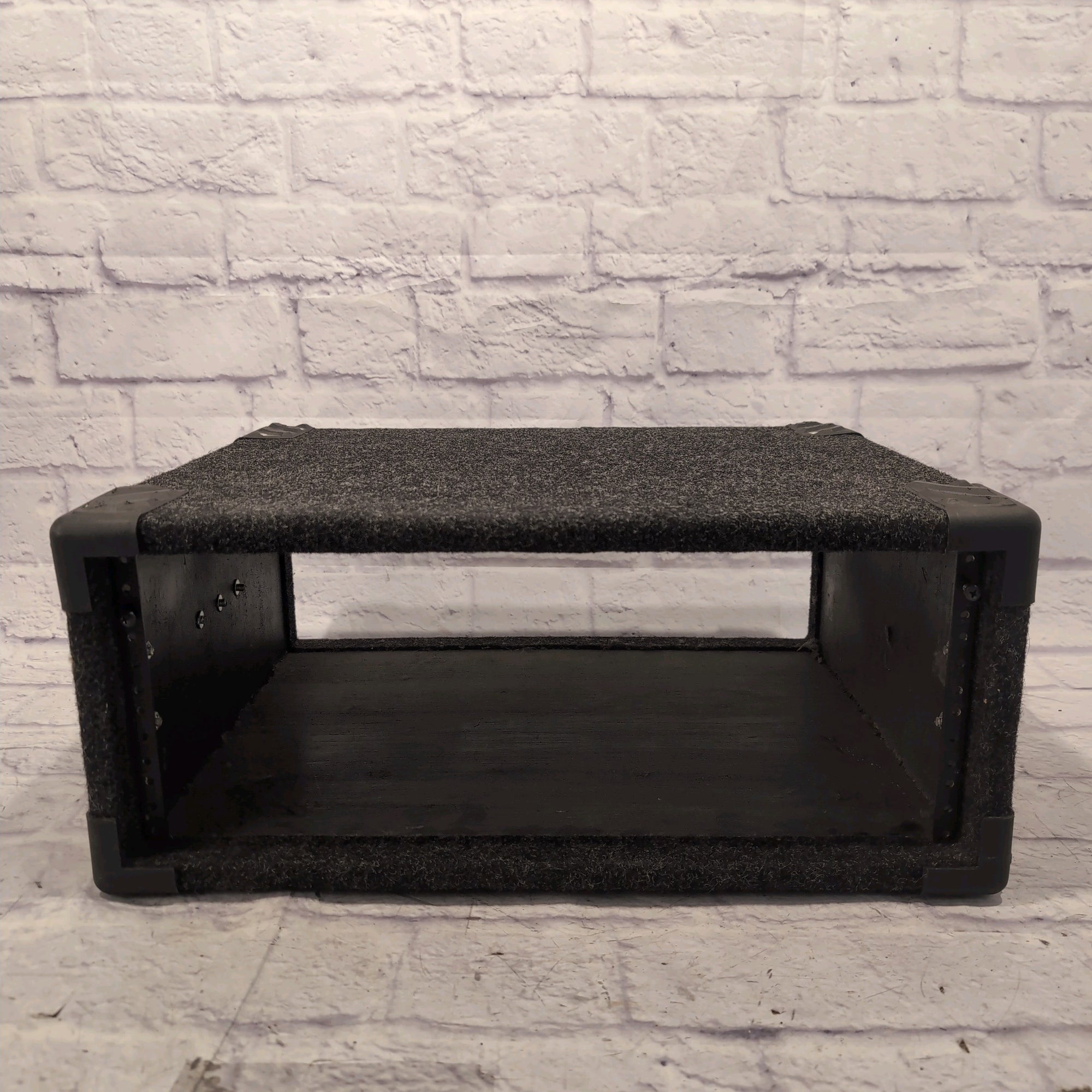 Unknown 4U Carpeted Rack Case