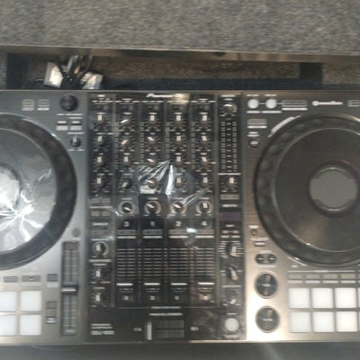 Pioneer DDJ-1000 4 Channel Rekordbox DJ Controller and Odyssey Case