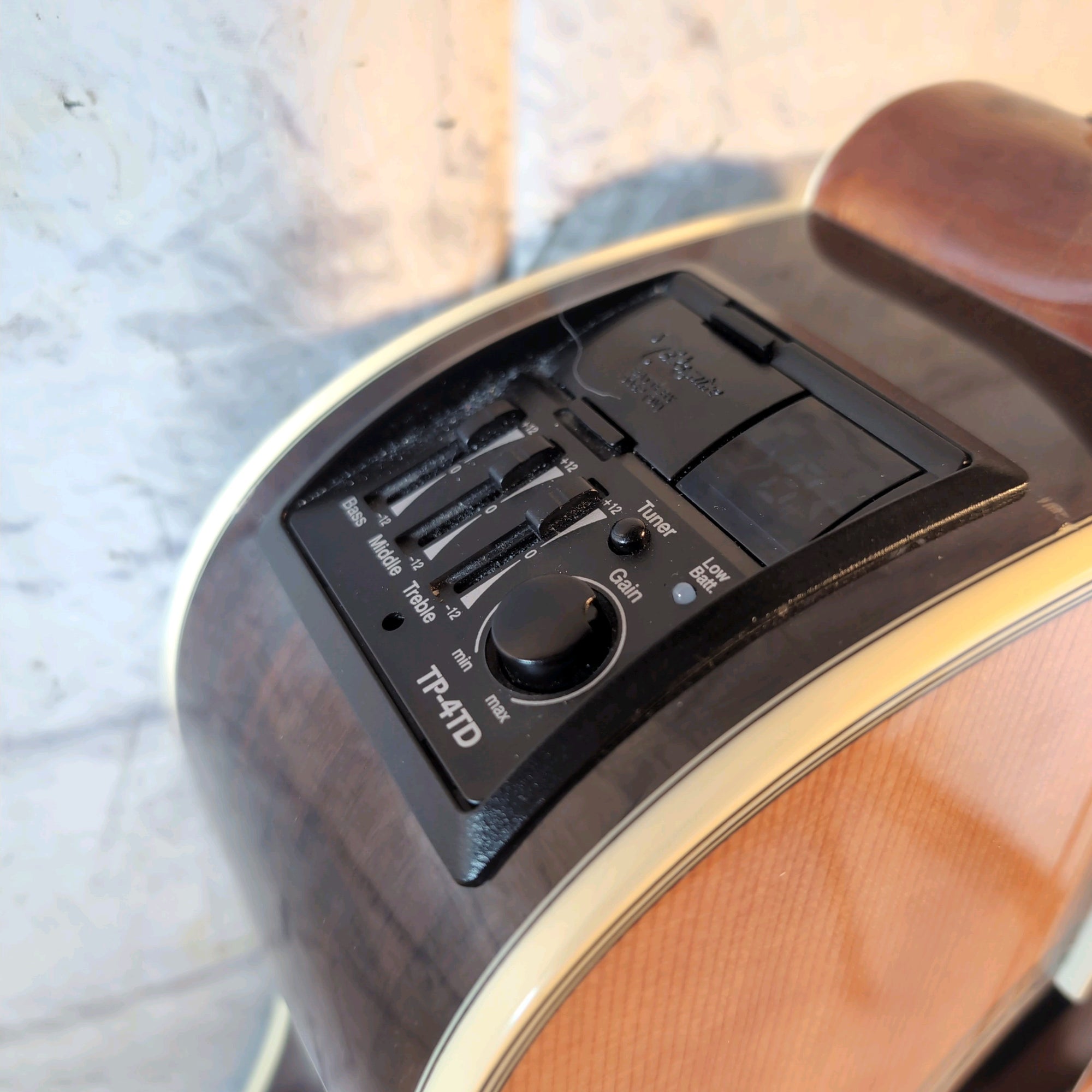 Takamine GD51CE NAT G50 Series Dreadnought Cutaway Acoustic/Electric Guitar