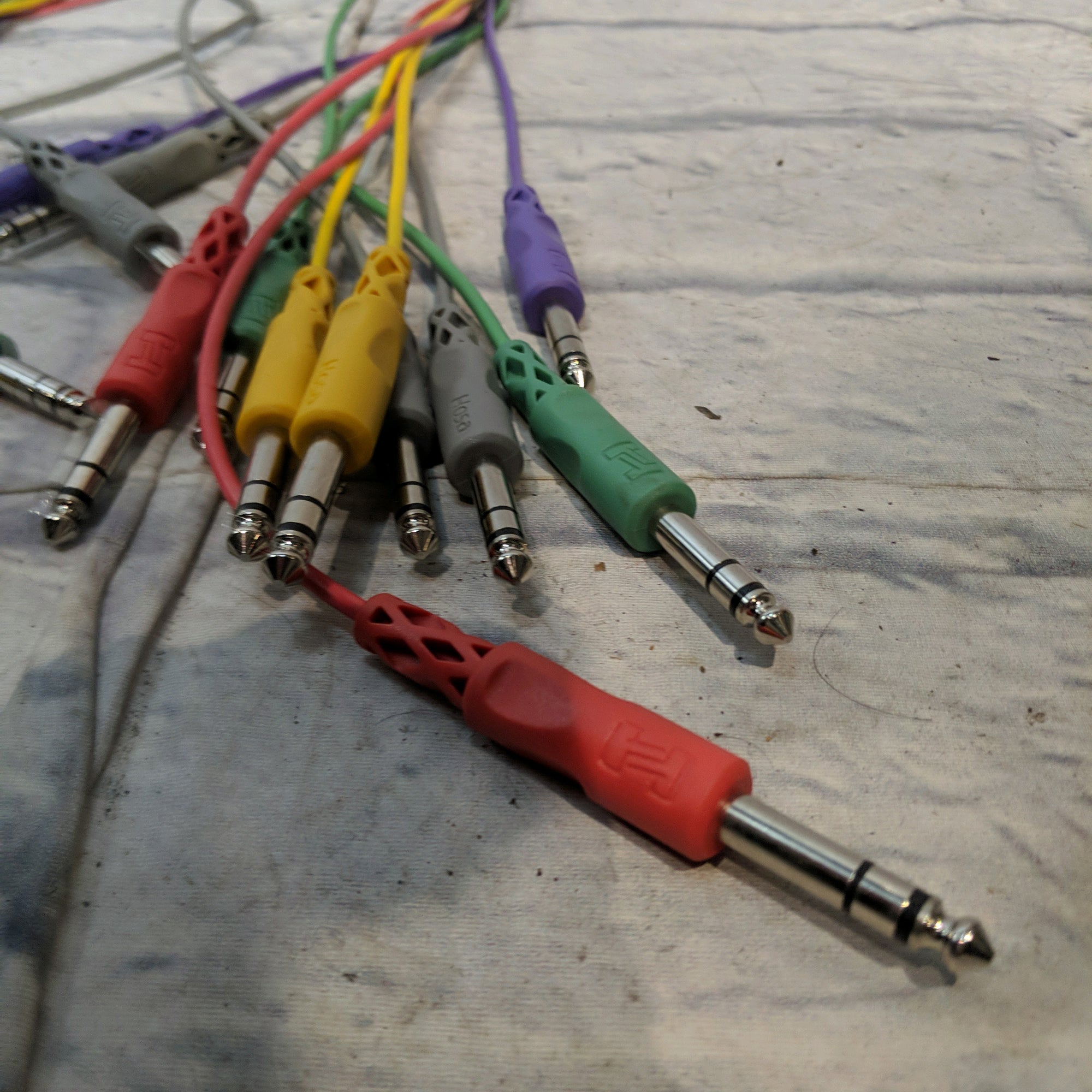 Hosa 1/ 4 Patch Cables (11 Count)  Rack Patchbay