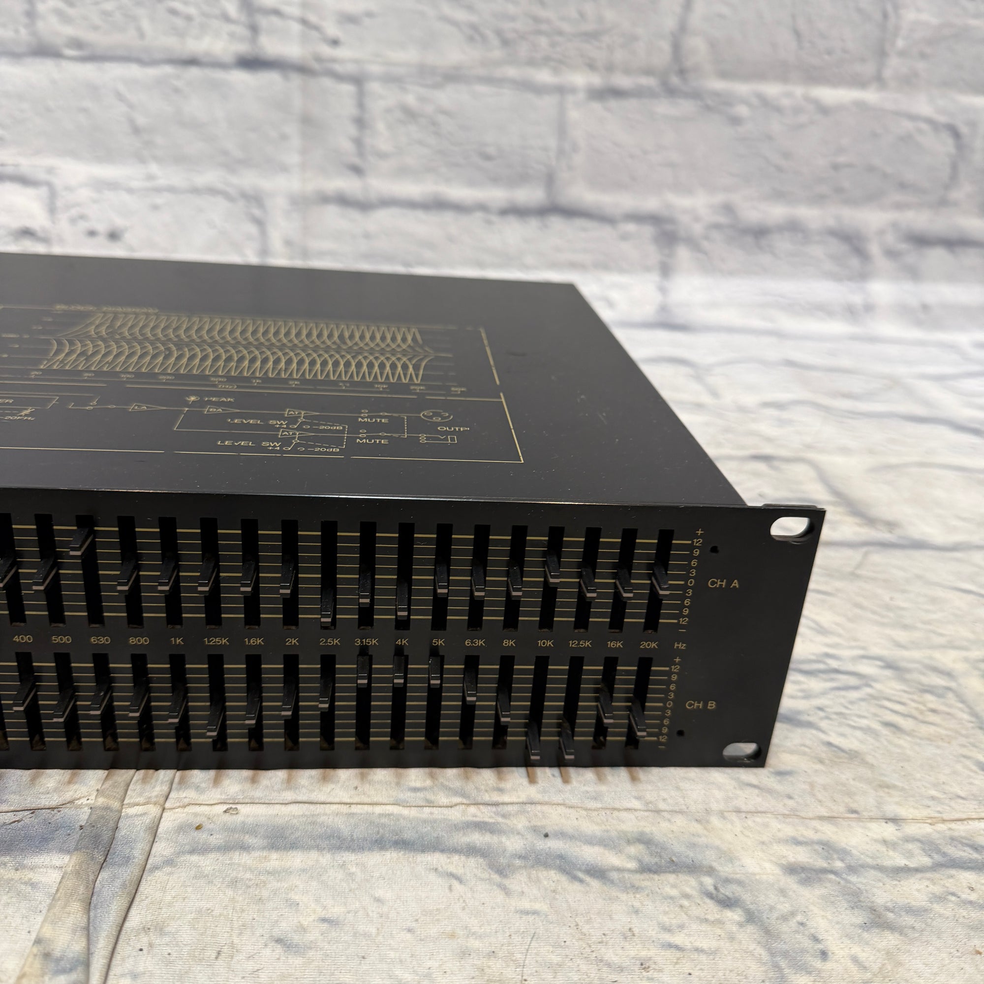 Yamaha Model Q2031A Rack EQ