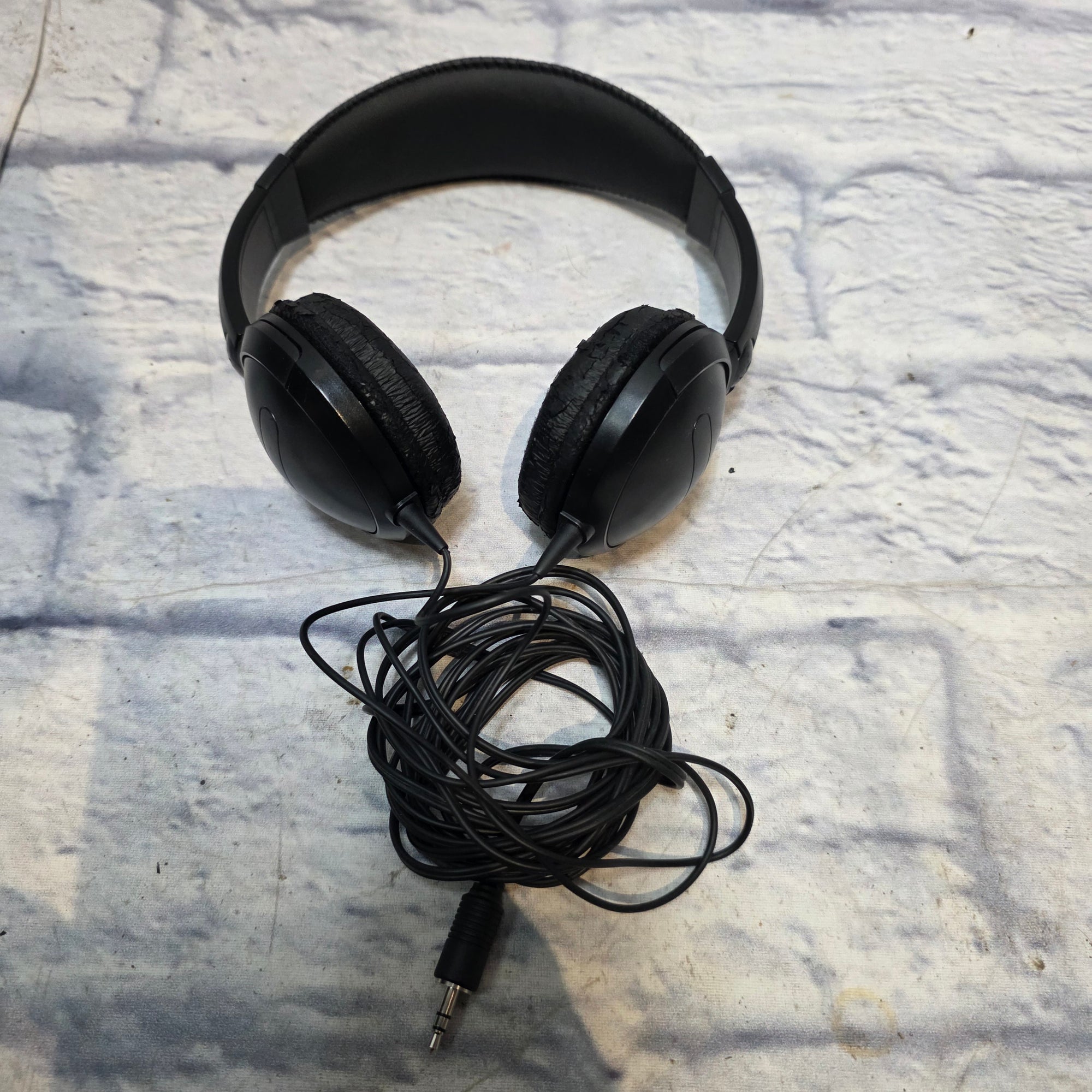 Unknown Headphones