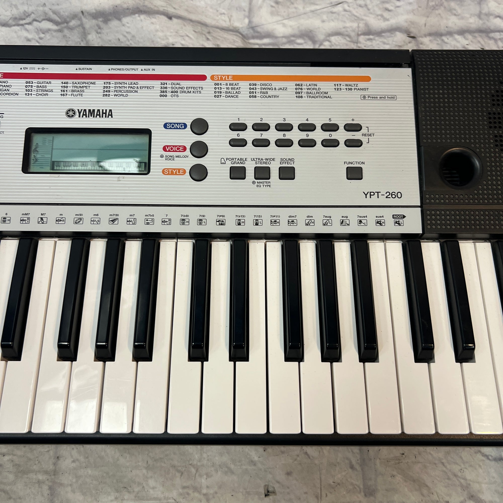 Yamaha YPT-260 61-Key Electronic Keyboard
