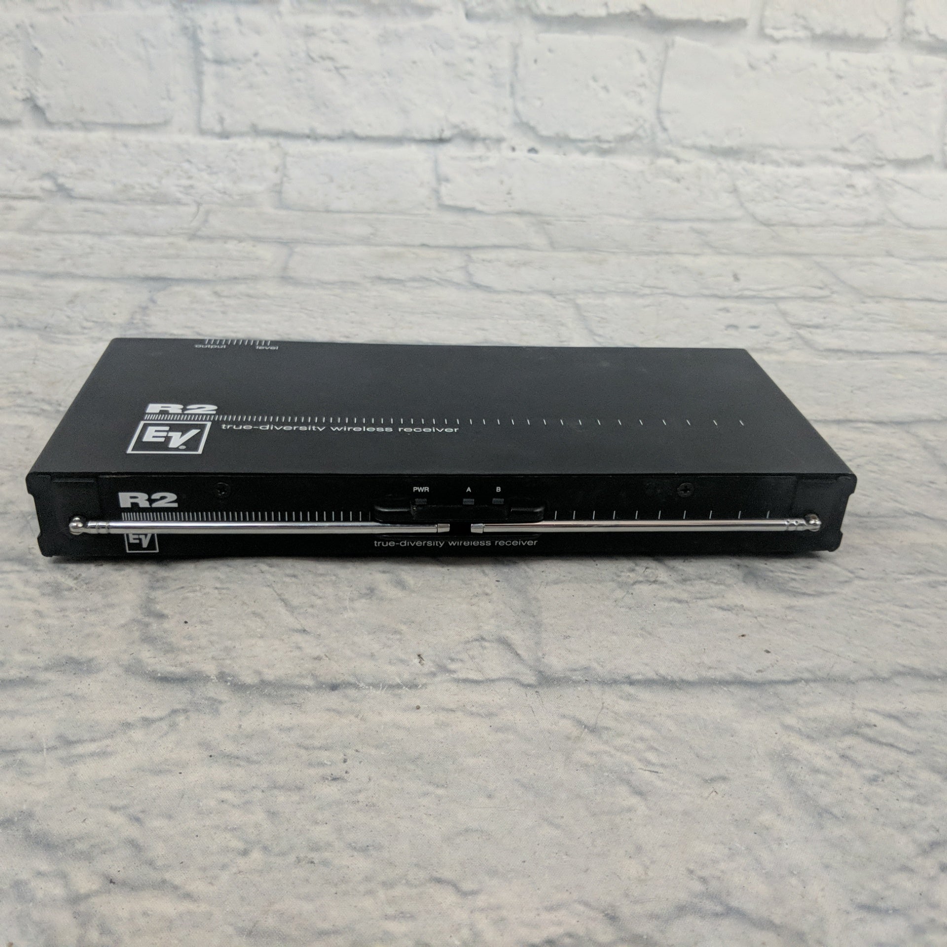 Electro-Voice R2 Reciever